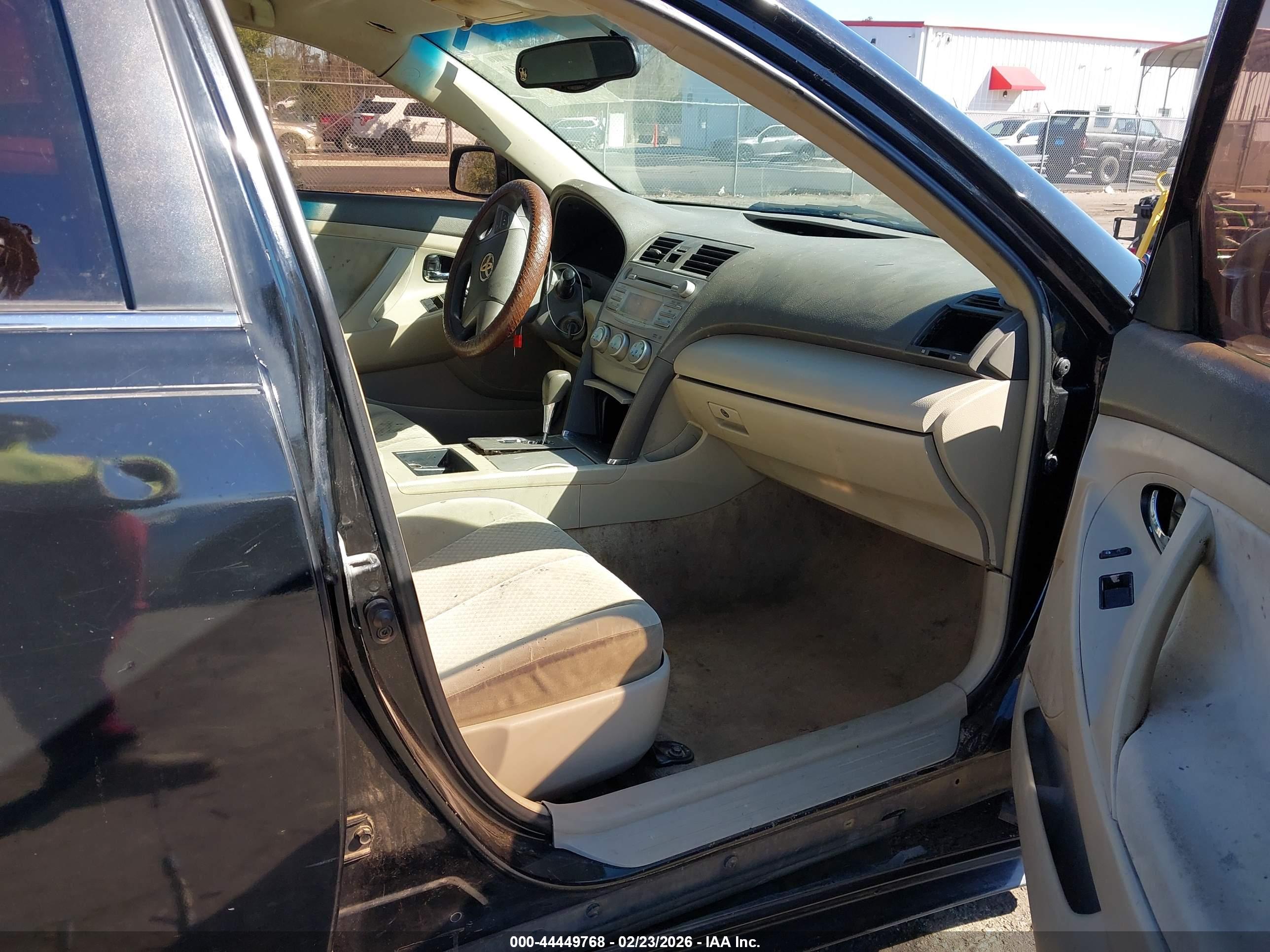 TOYOTA CAMRY image 5