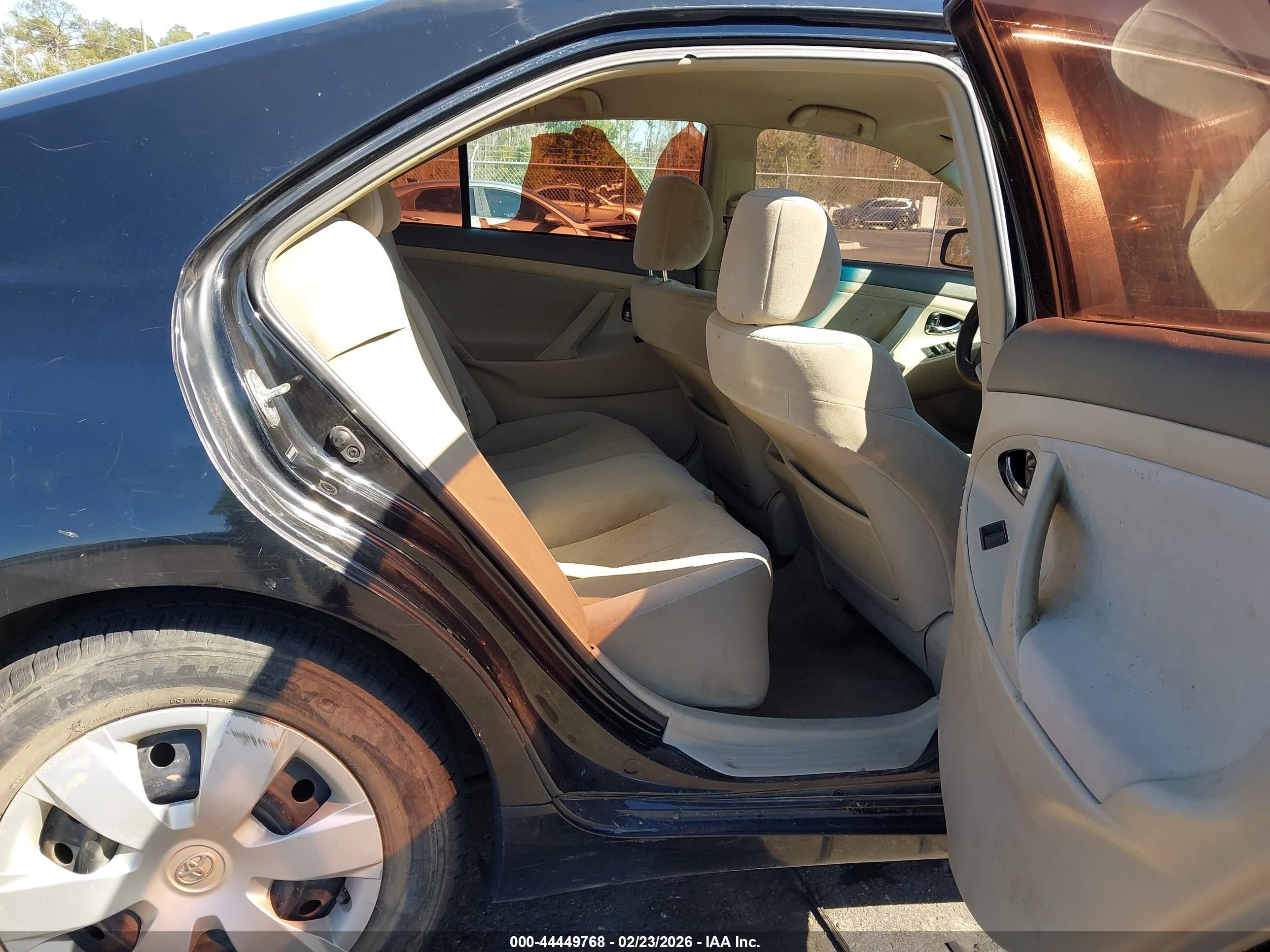 TOYOTA CAMRY image 8