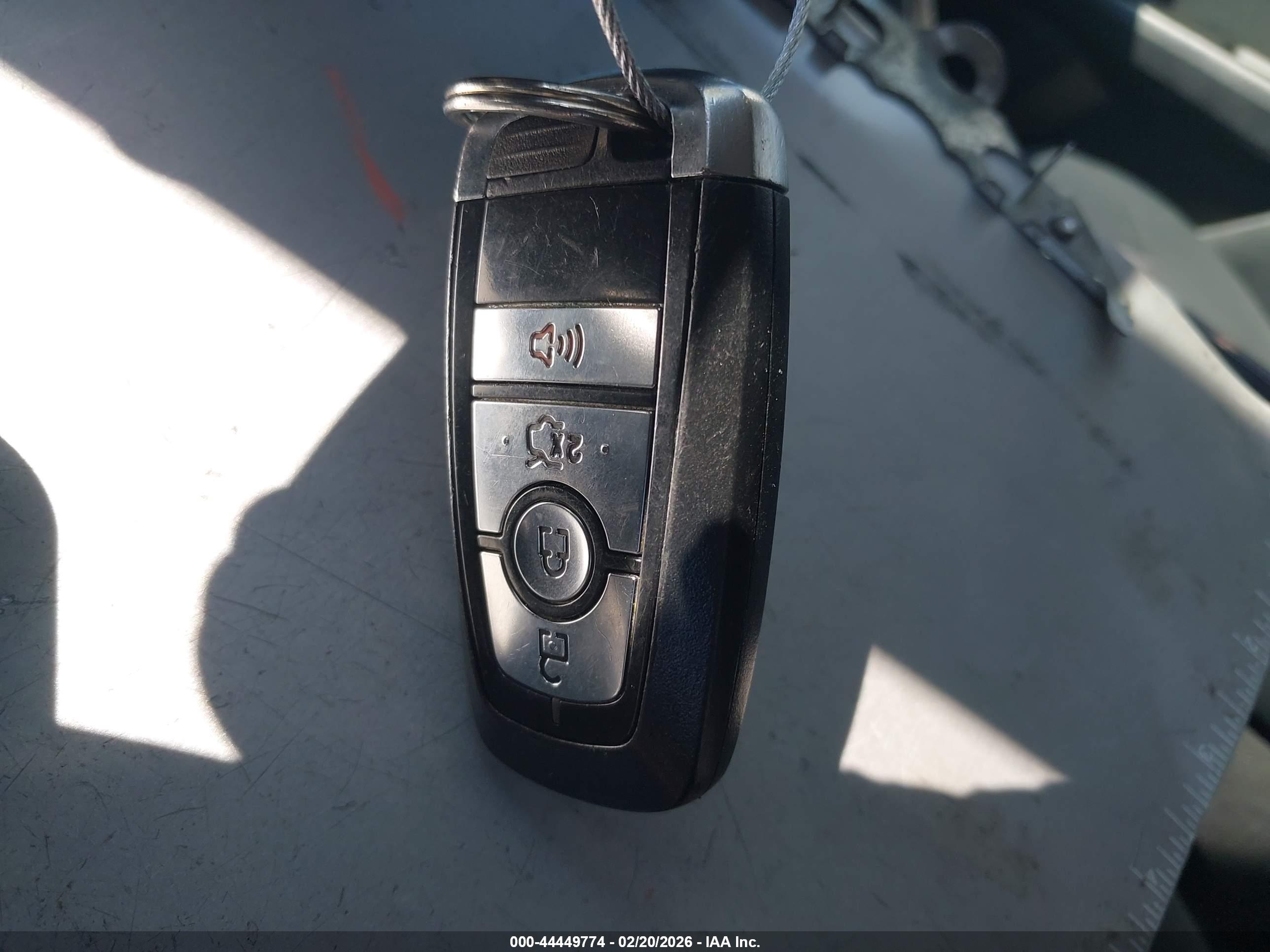FORD FUSION image 11