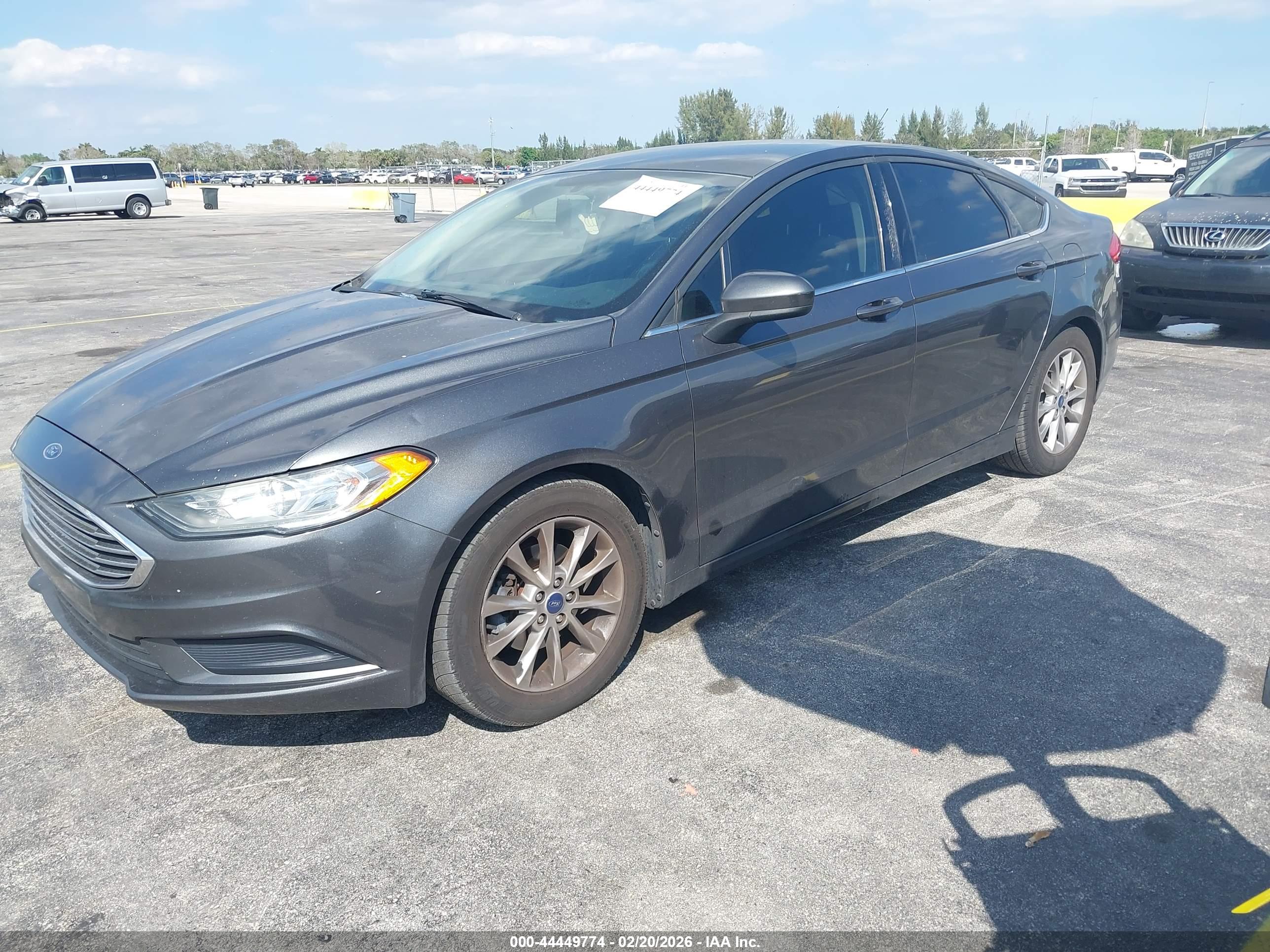 FORD FUSION image 2