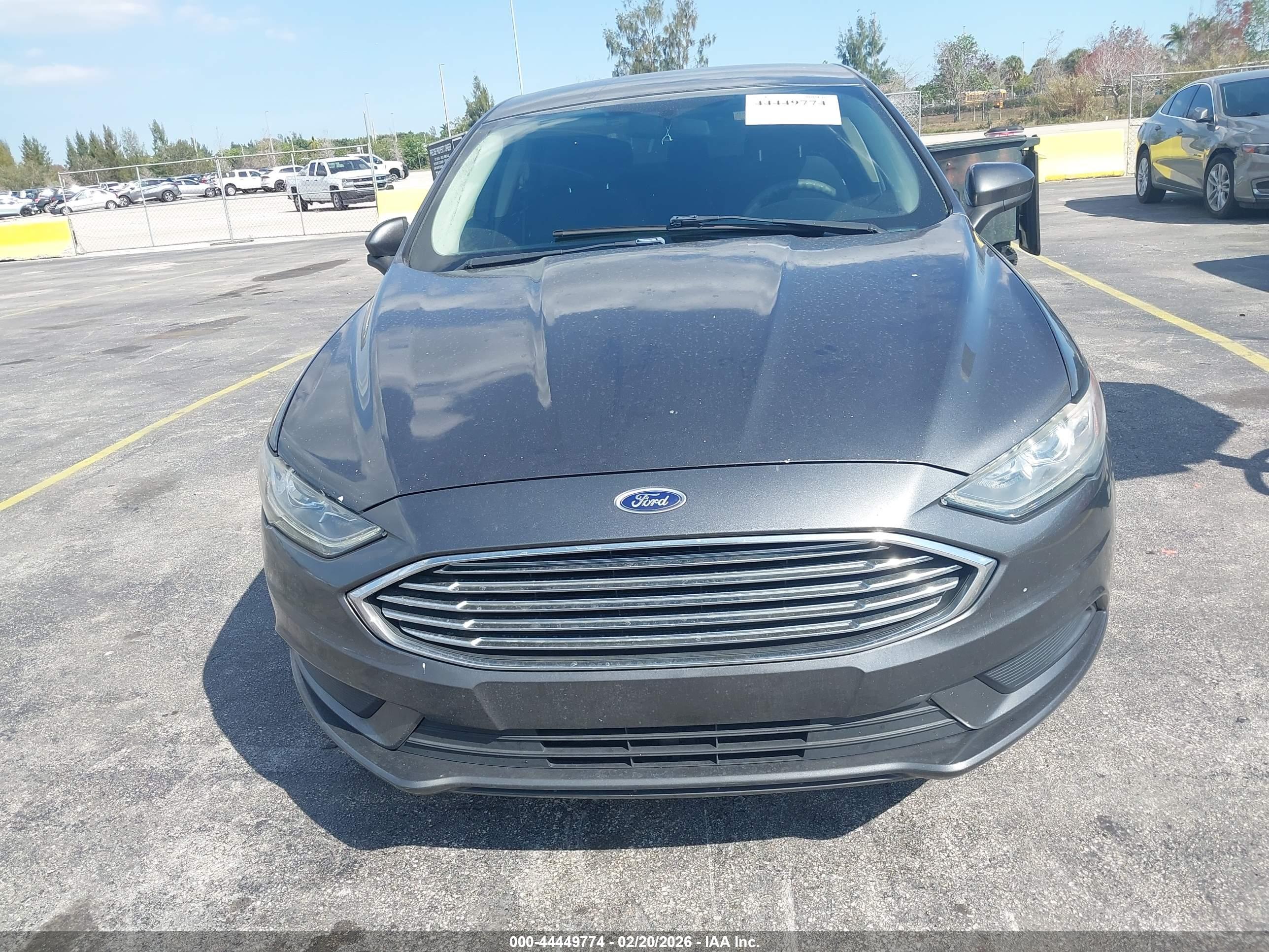 FORD FUSION image 6