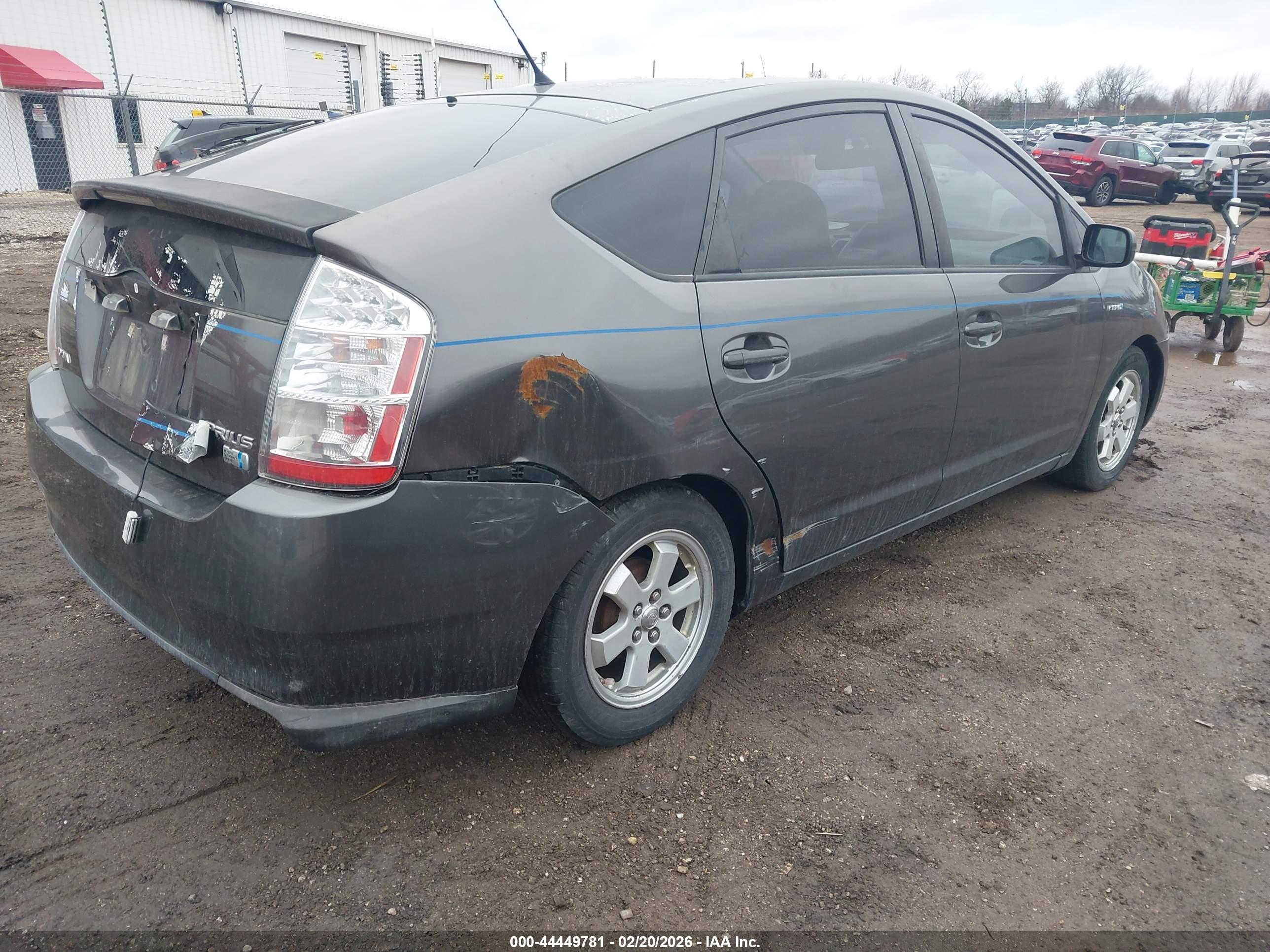 TOYOTA PRIUS image 4