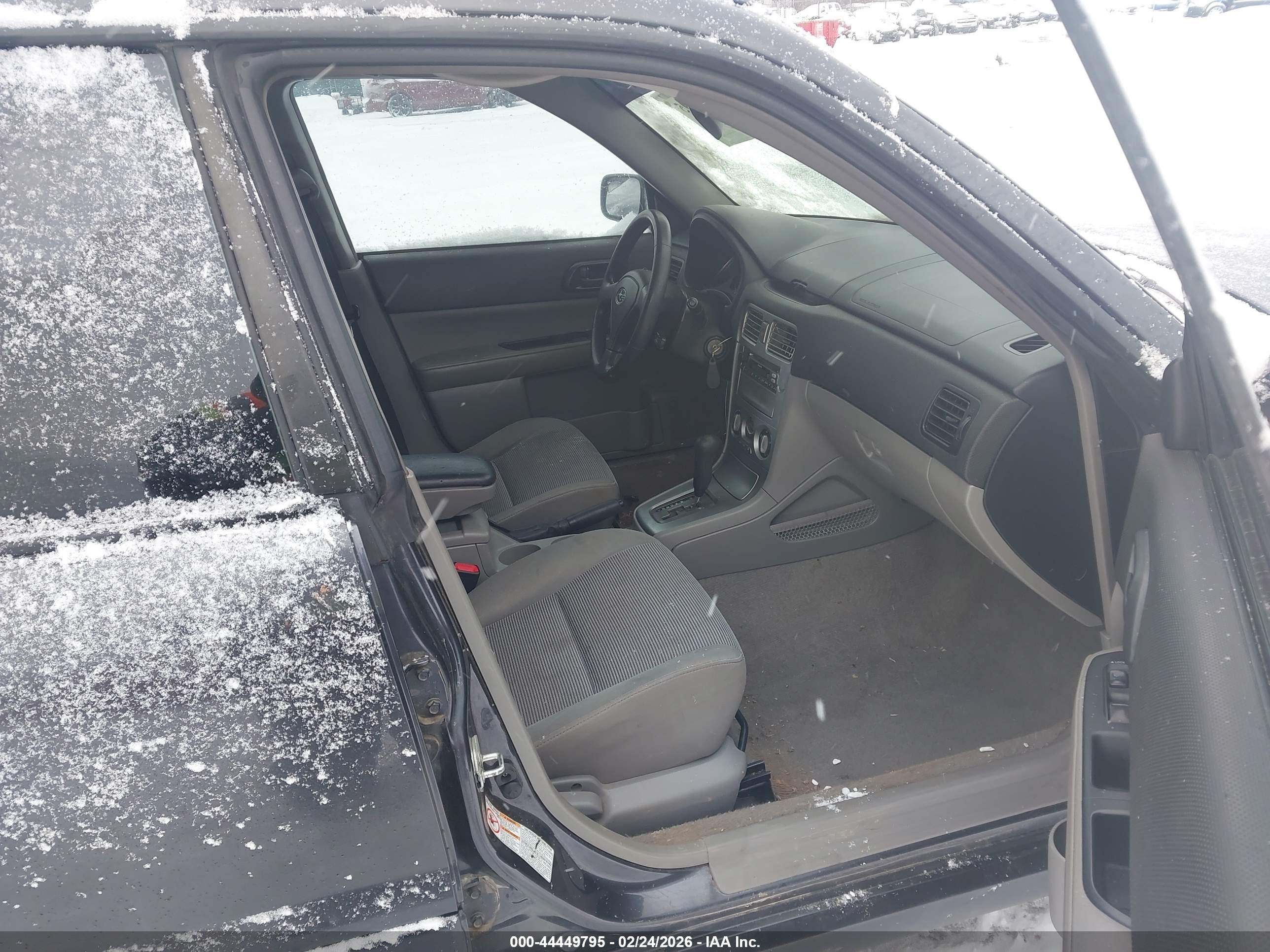 SUBARU FORESTER image 5