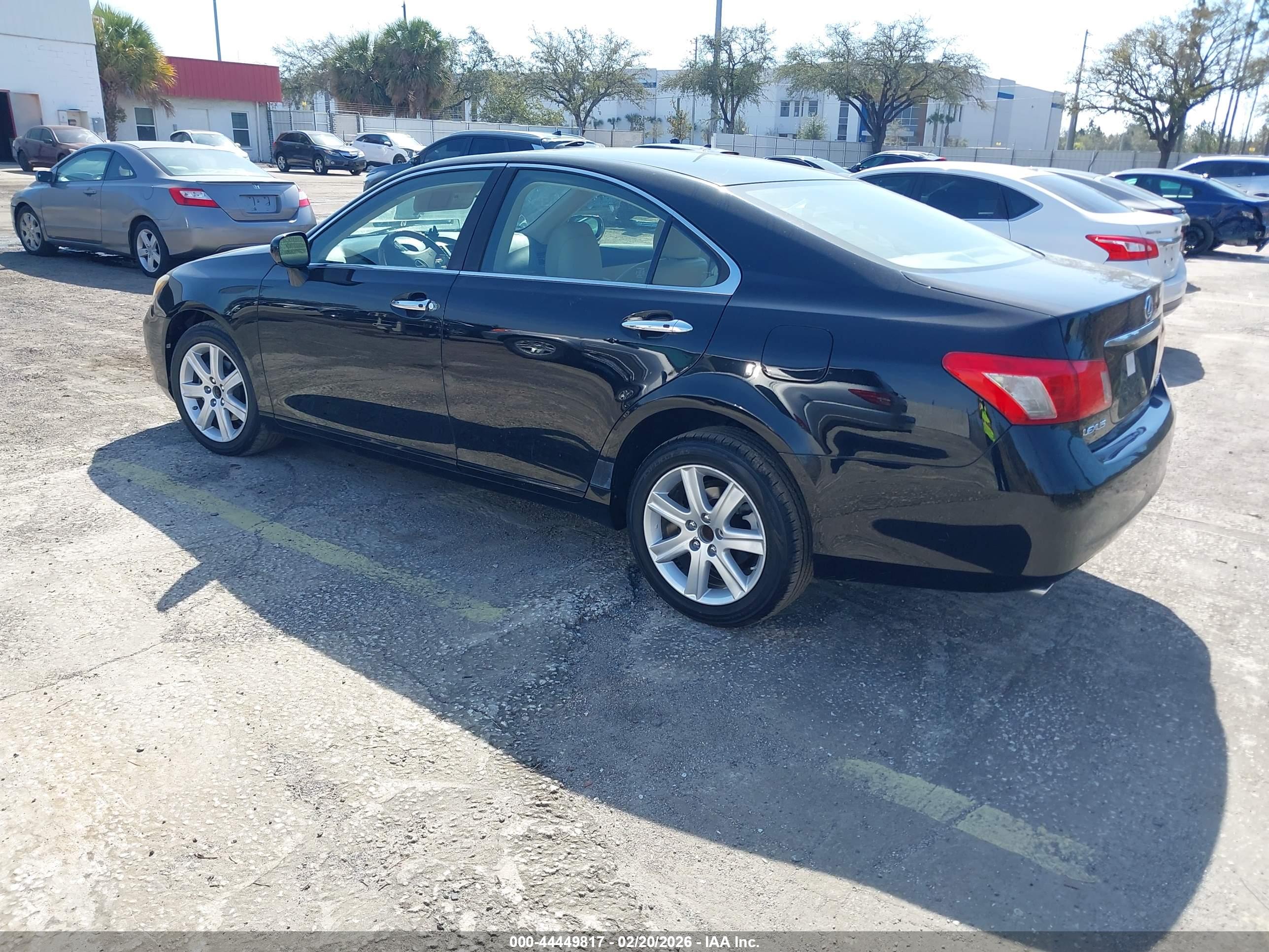 LEXUS ES image 3