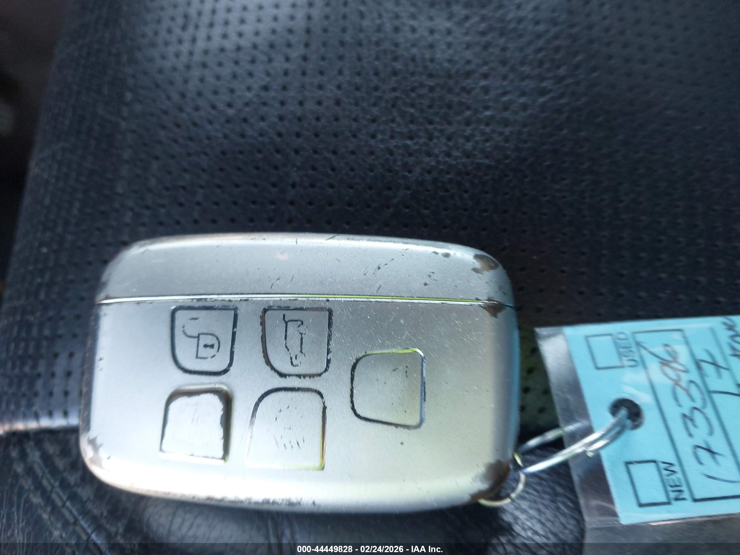 LAND ROVER image 11
