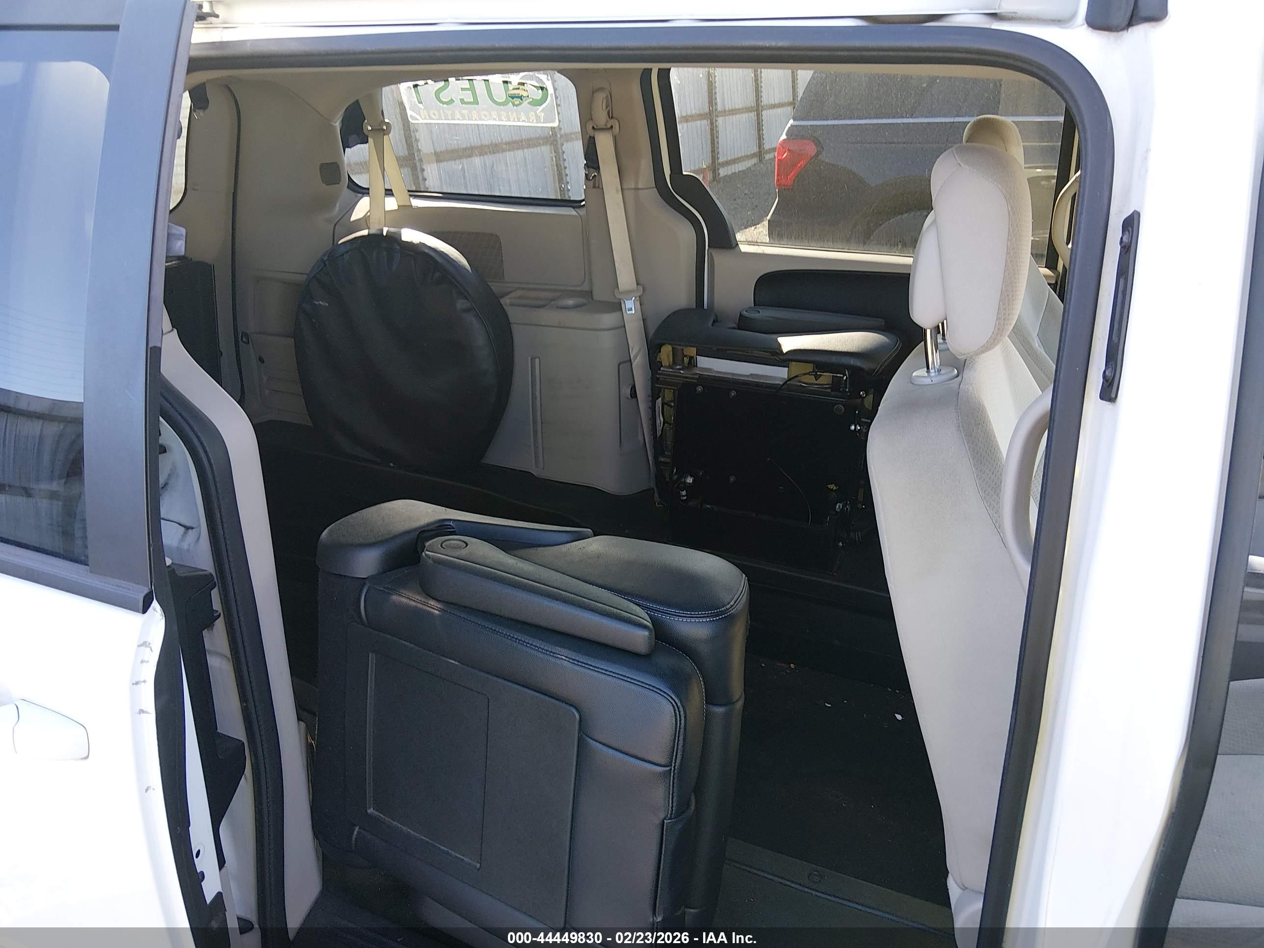 DODGE GRAND image 8