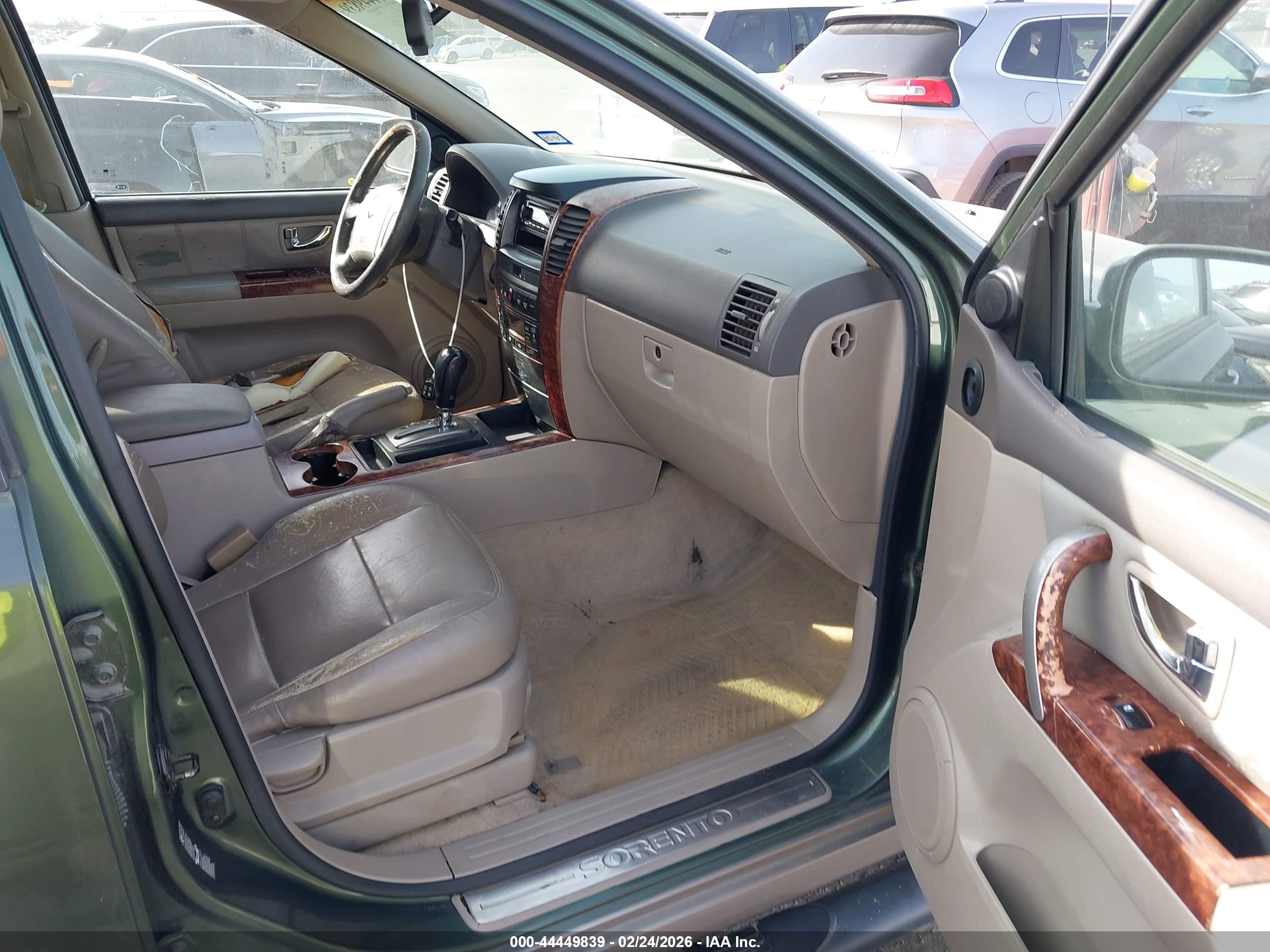 KIA SORENTO image 5