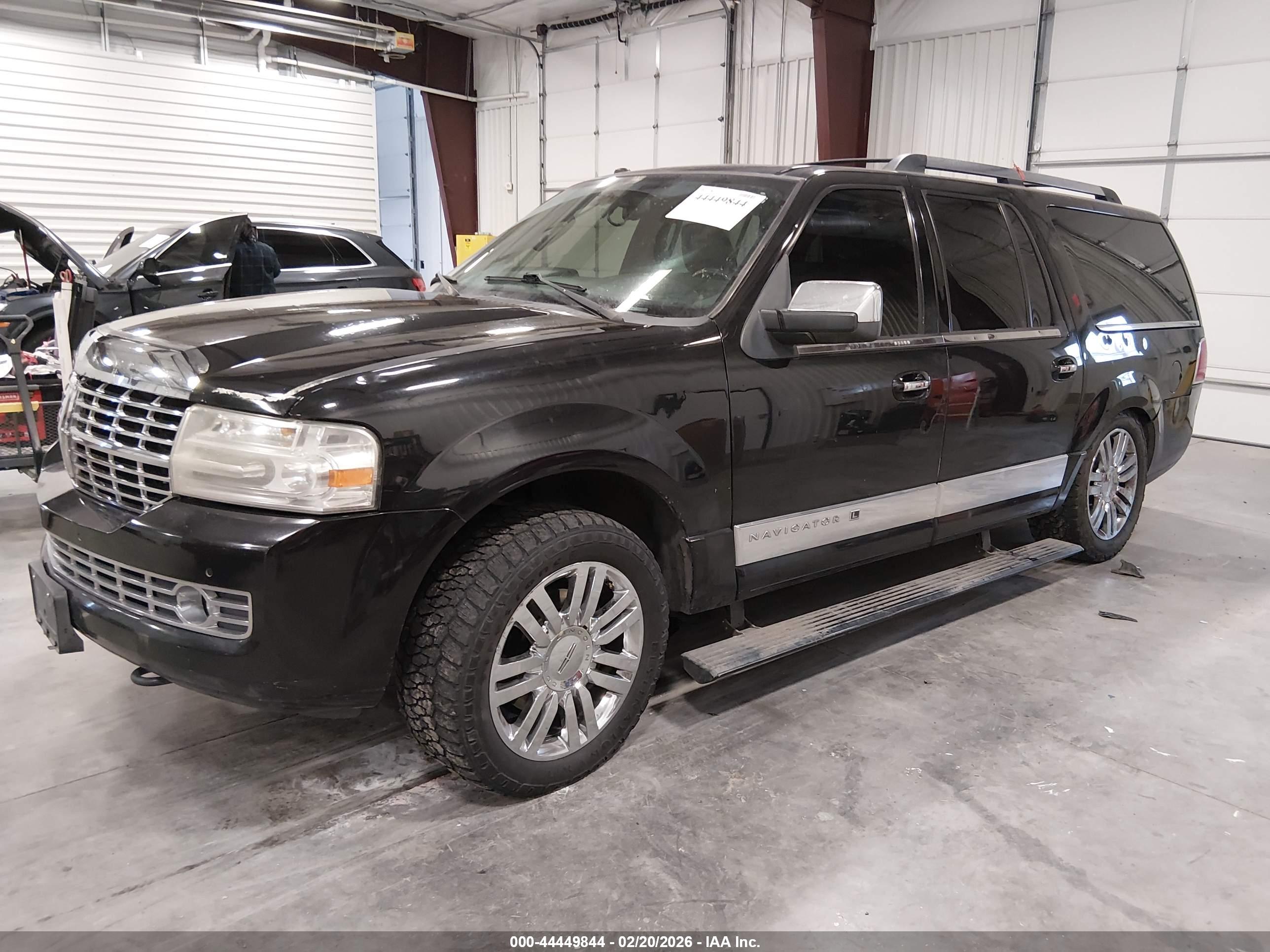 LINCOLN NAVIGATOR image 2