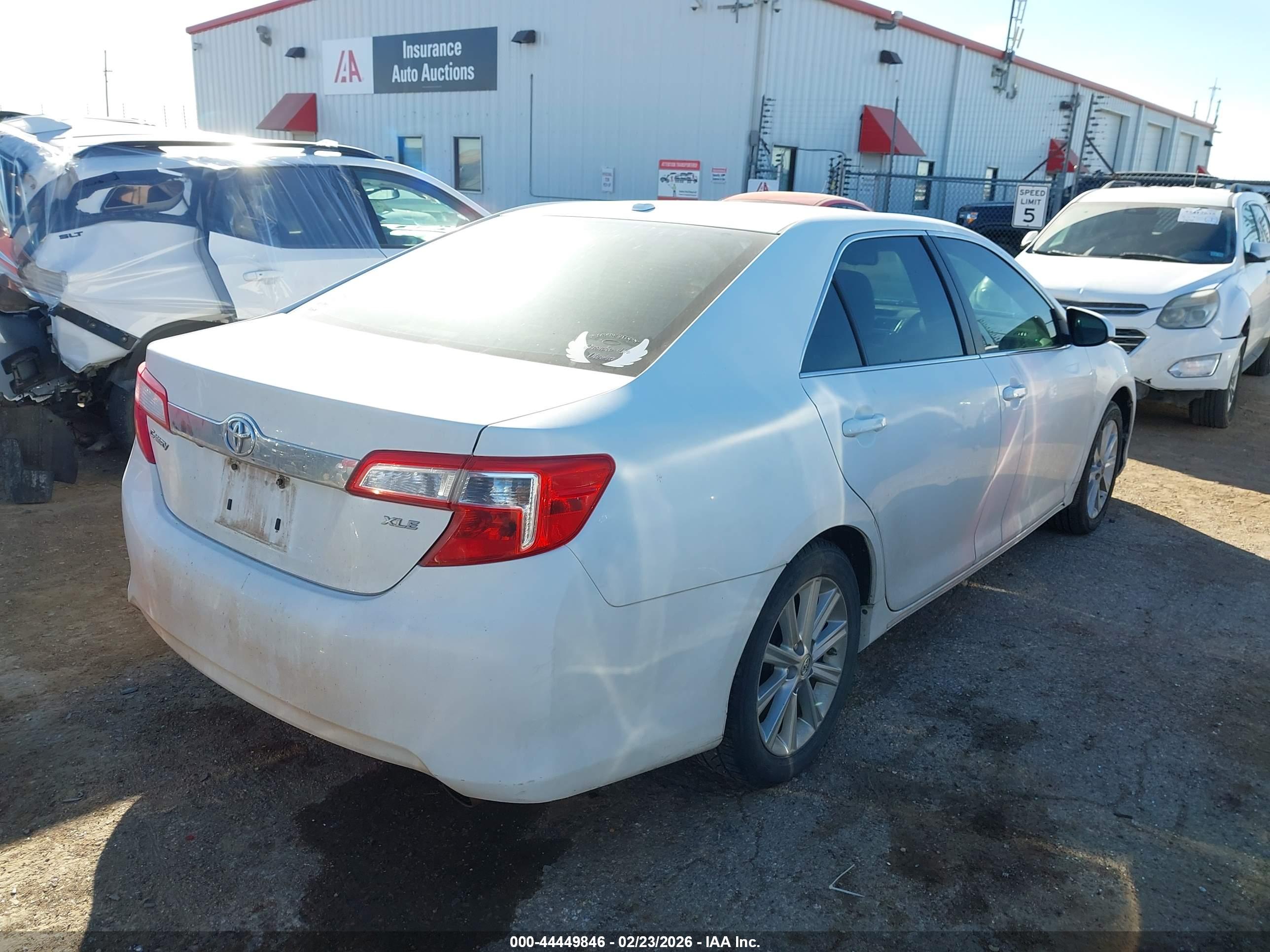TOYOTA CAMRY image 4
