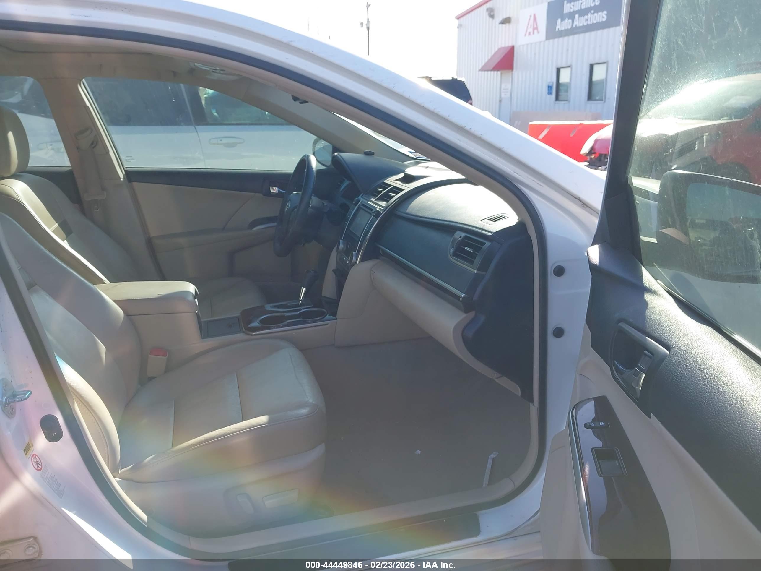 TOYOTA CAMRY image 5