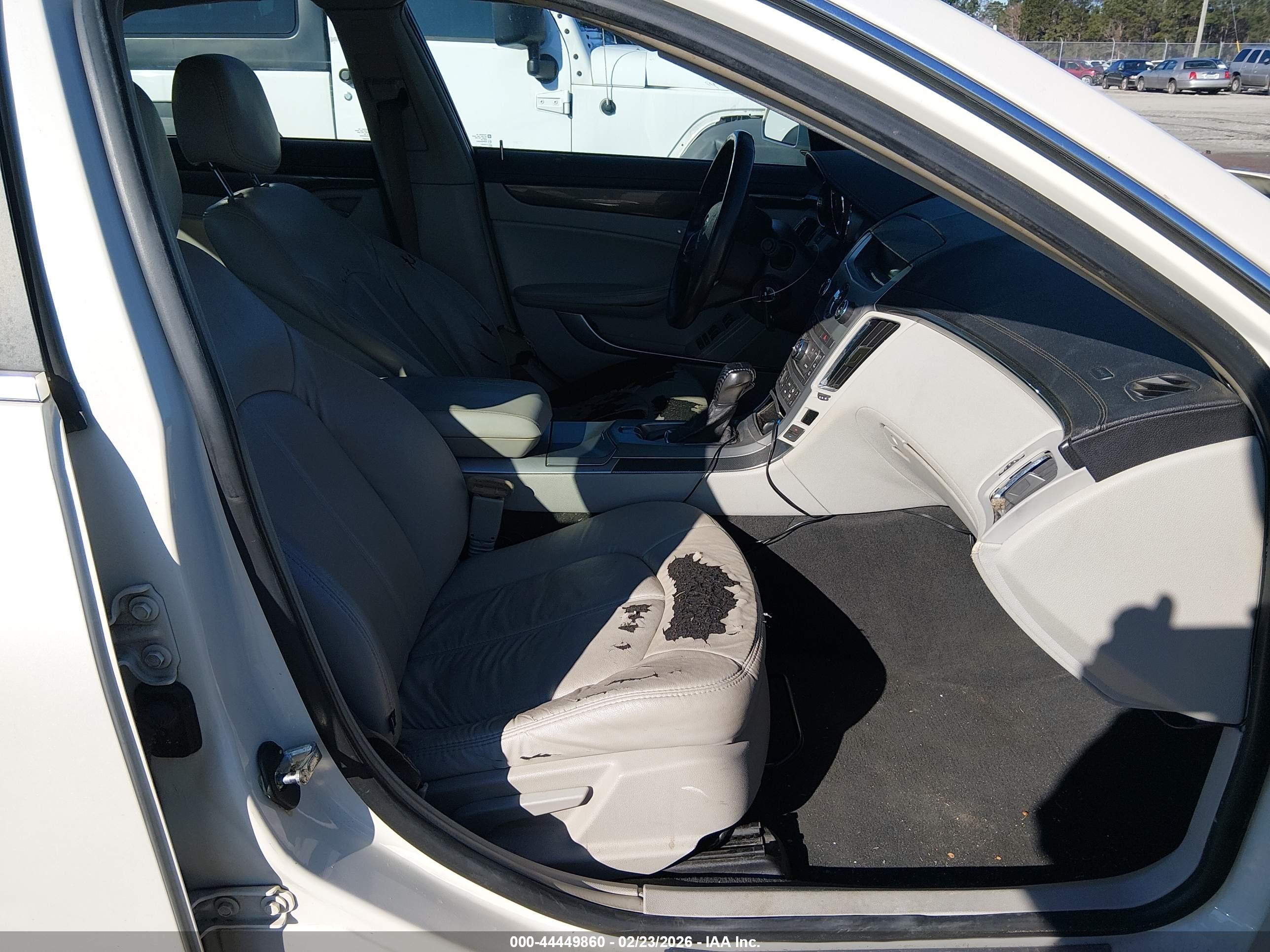 CADILLAC CTS image 5