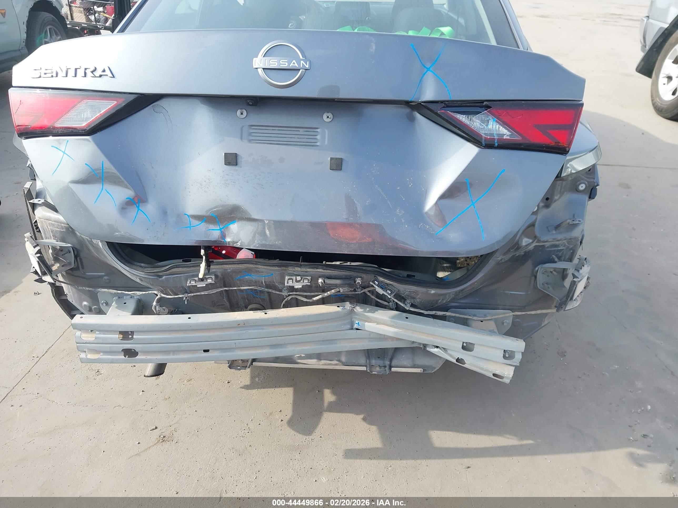 NISSAN SENTRA image 6