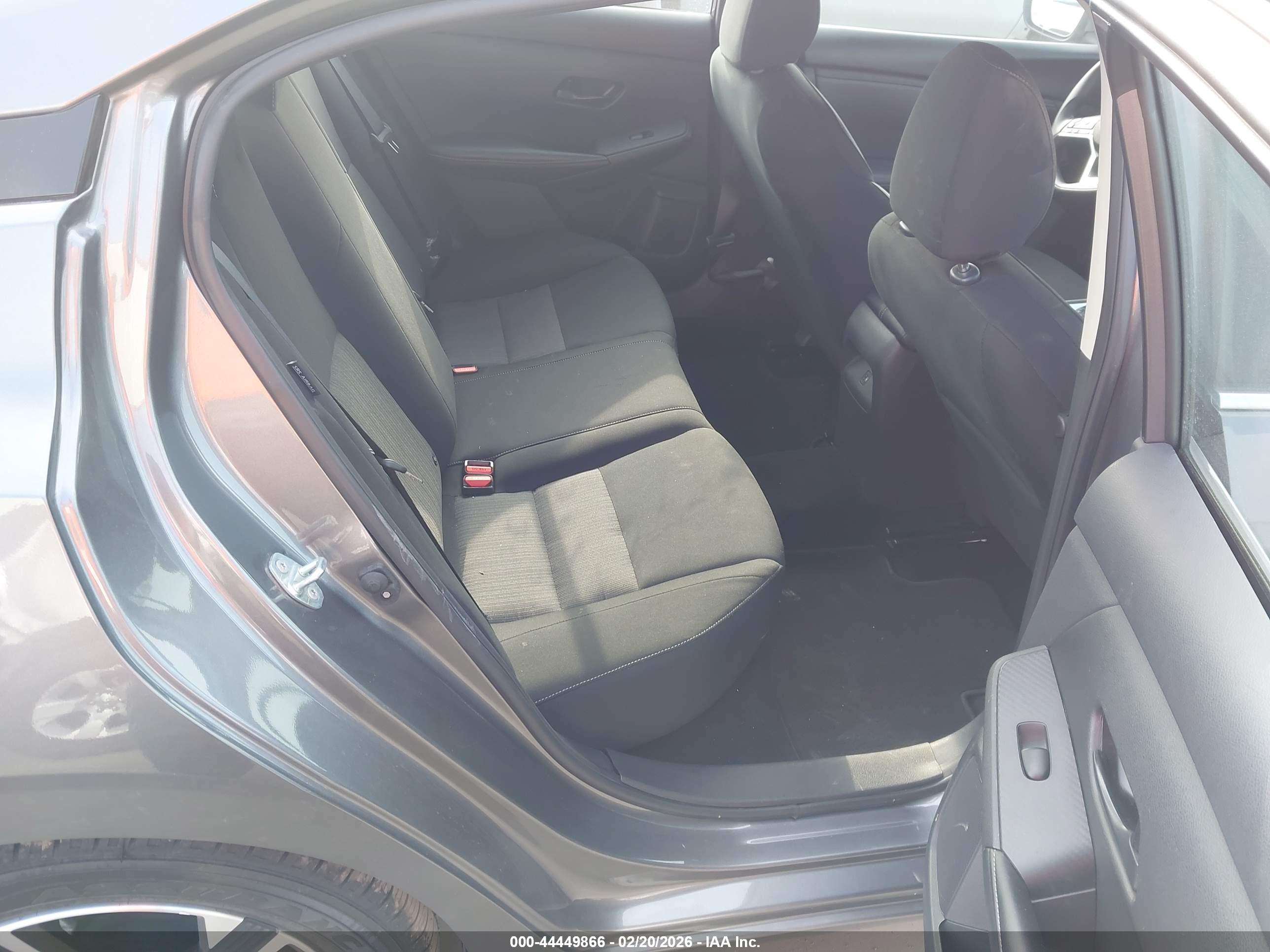 NISSAN SENTRA image 8
