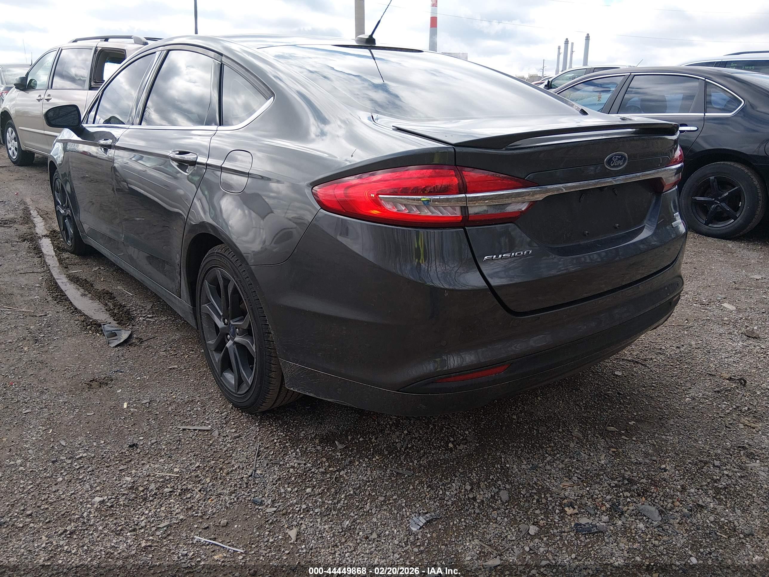FORD FUSION image 3