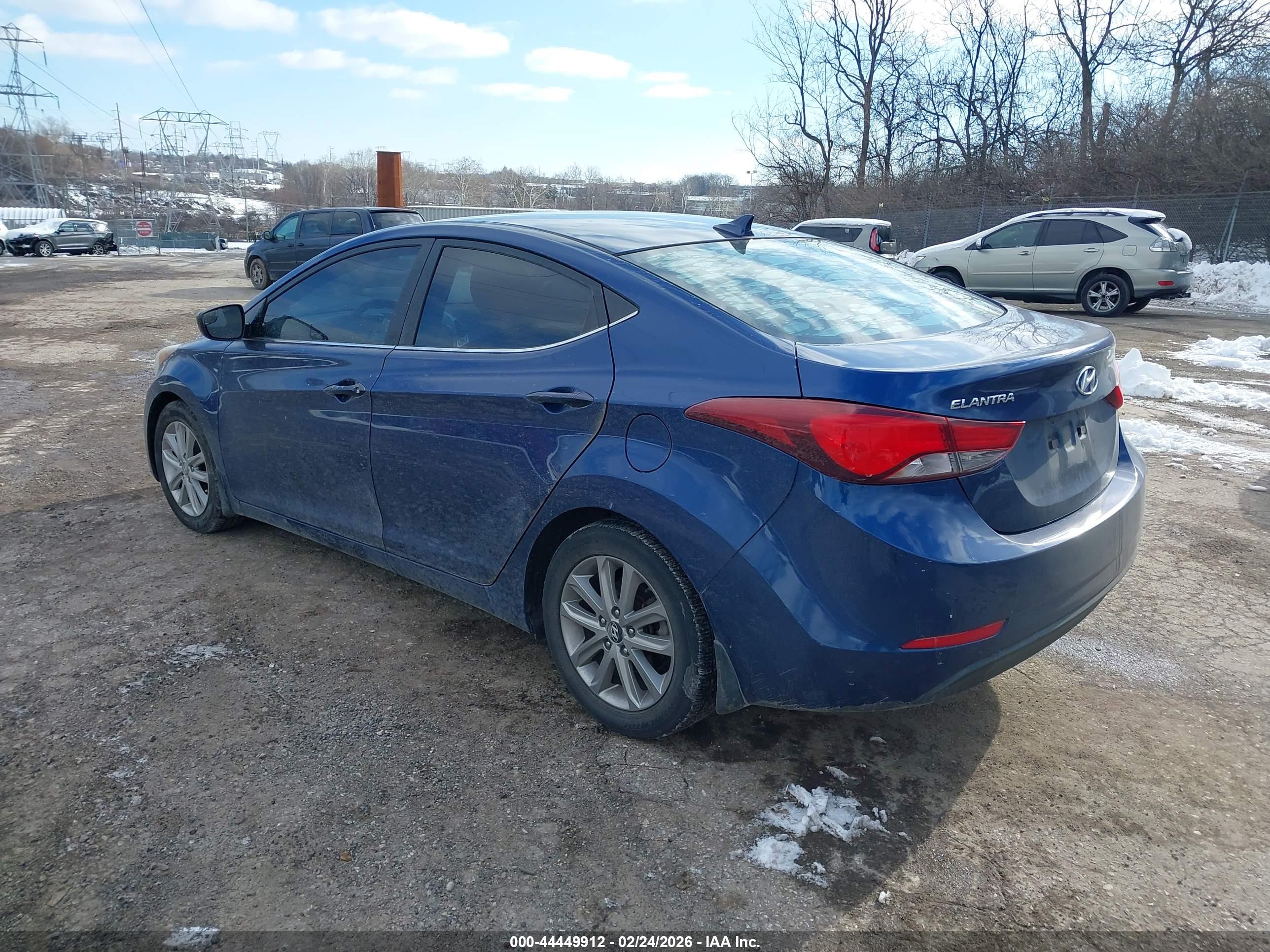 HYUNDAI ELANTRA image 3
