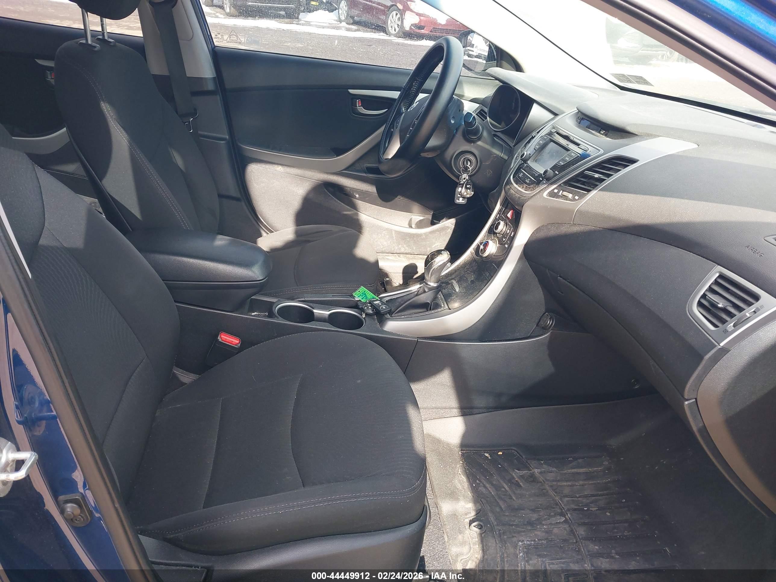 HYUNDAI ELANTRA image 5
