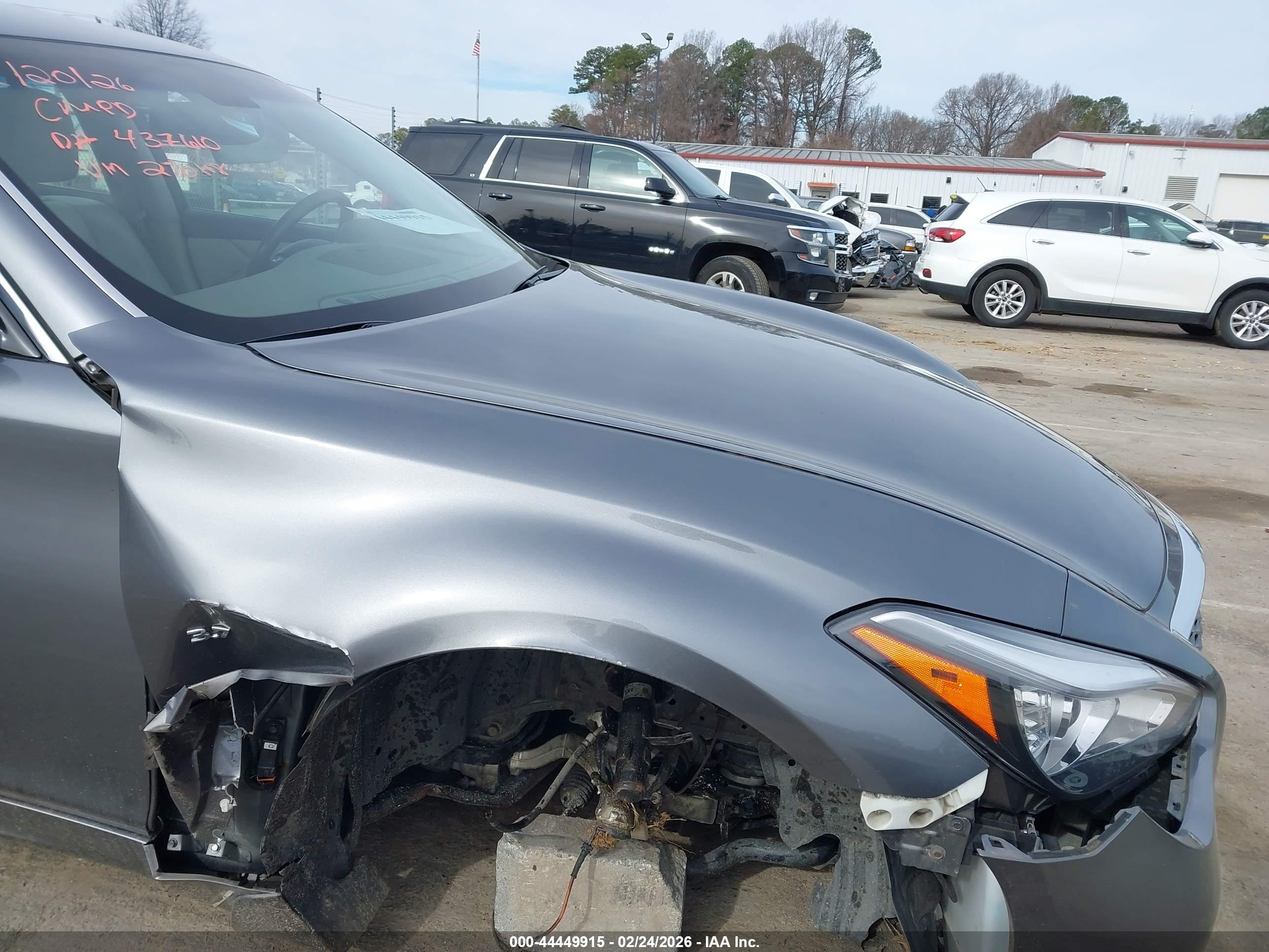 INFINITI Q70 image 6
