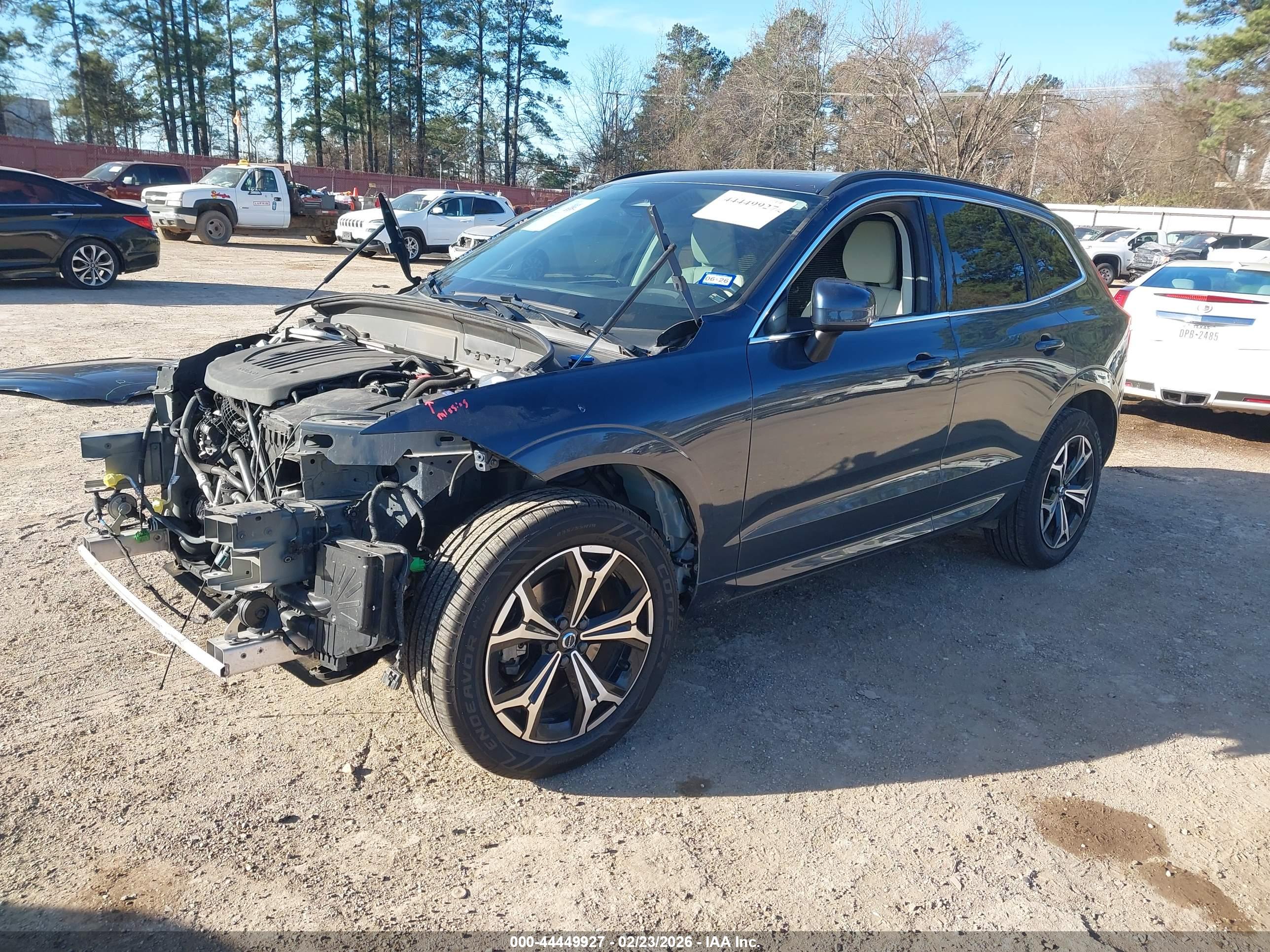 VOLVO XC60 image 2