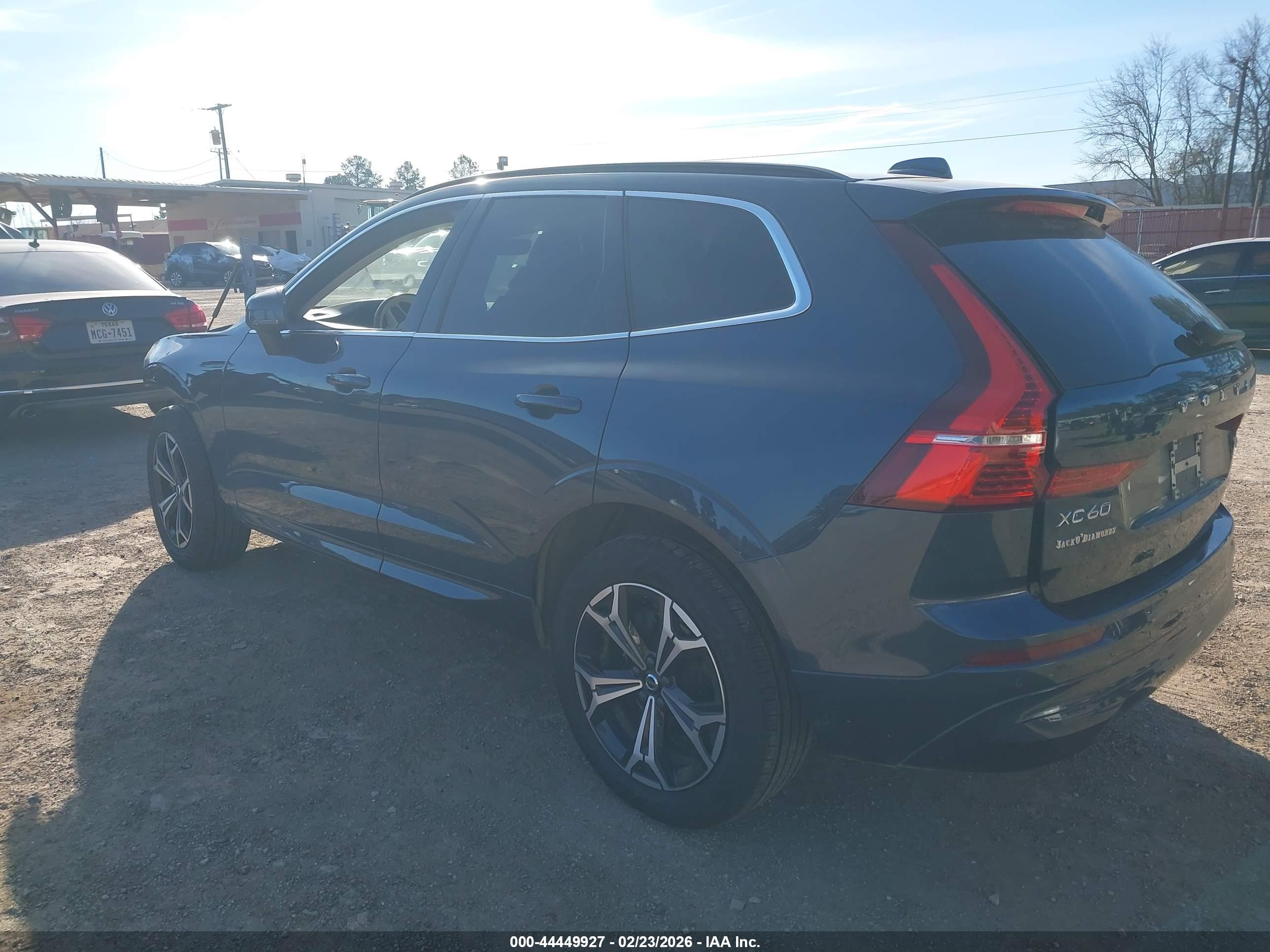 VOLVO XC60 image 3