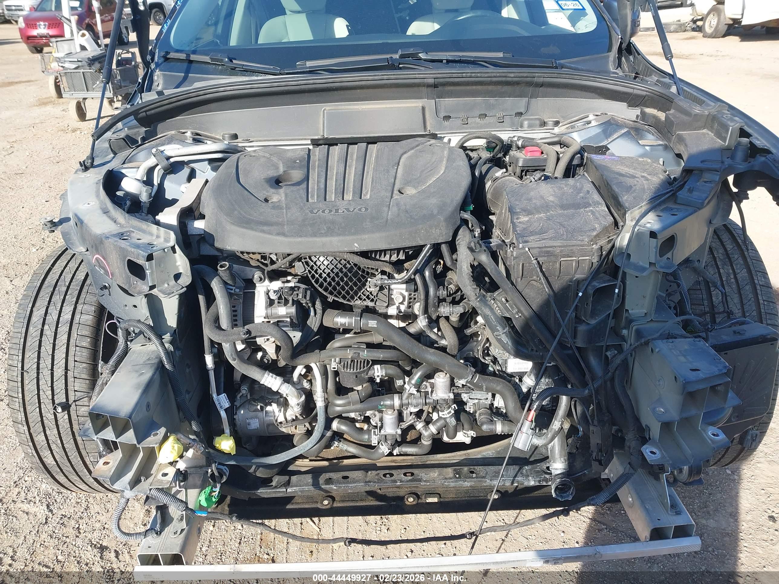 VOLVO XC60 image 6