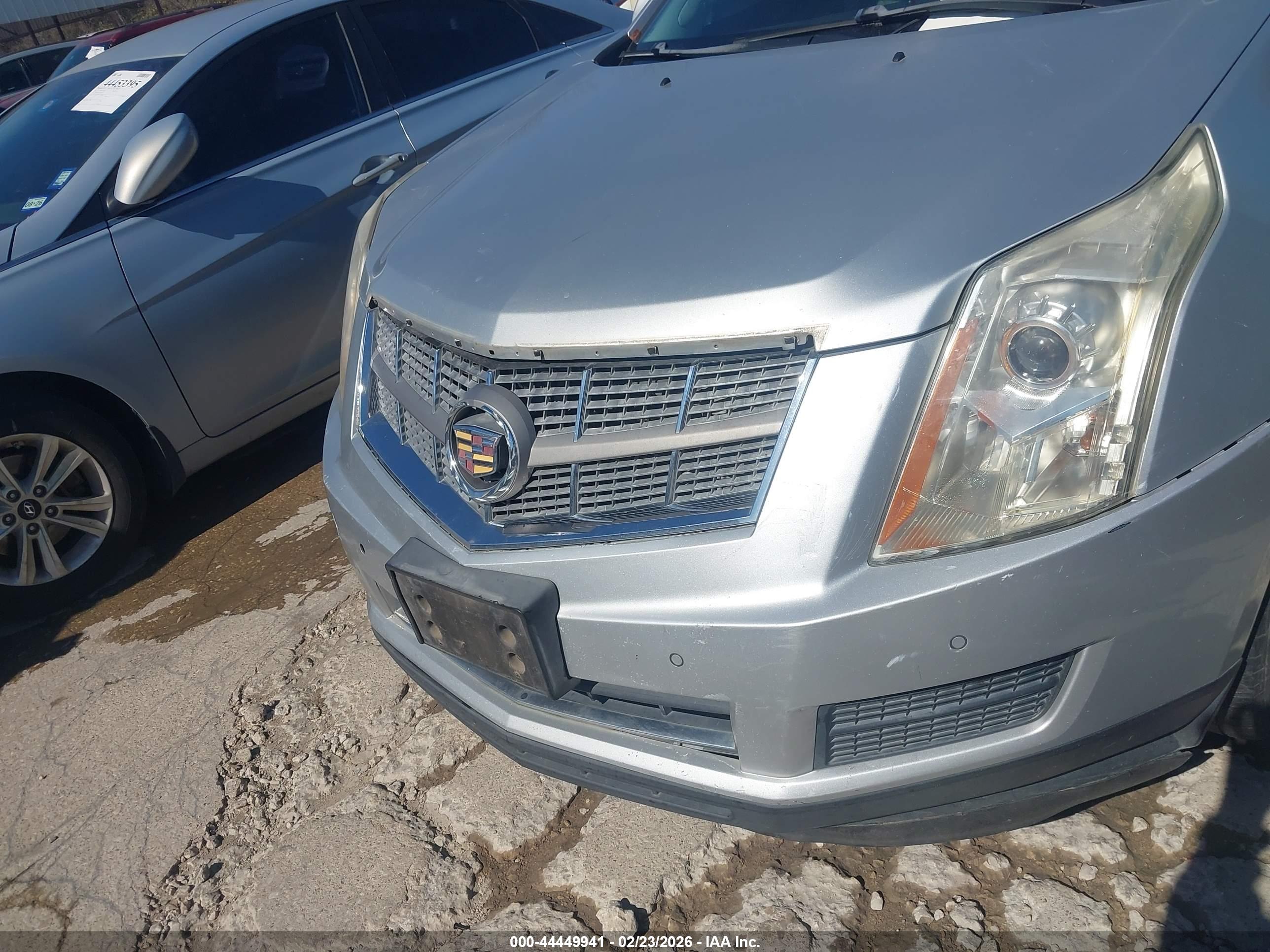 CADILLAC SRX image 6