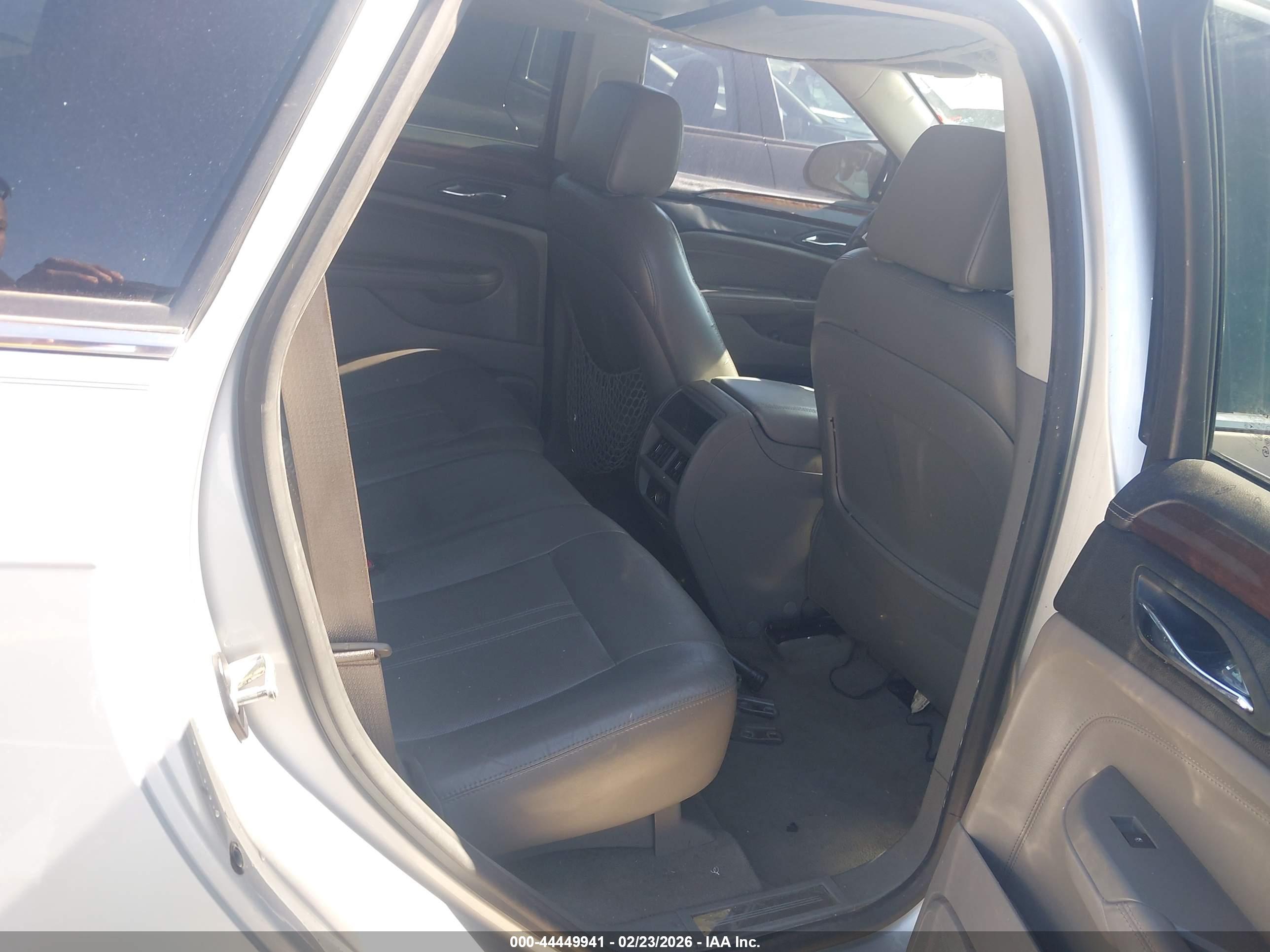 CADILLAC SRX image 8