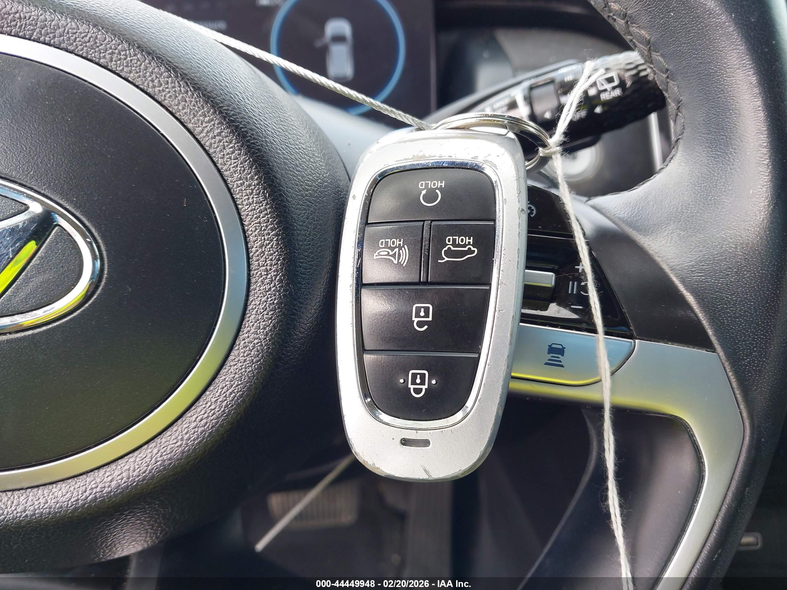 HYUNDAI TUCSON image 11