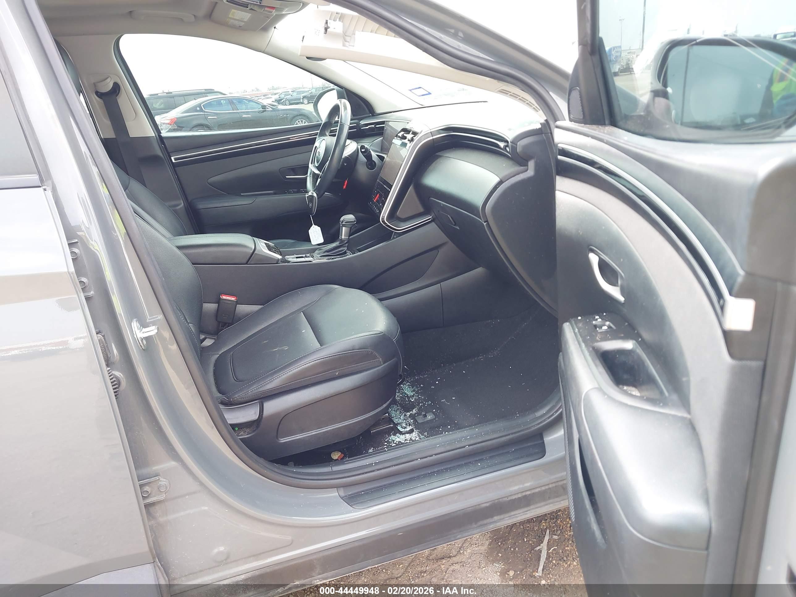 HYUNDAI TUCSON image 5