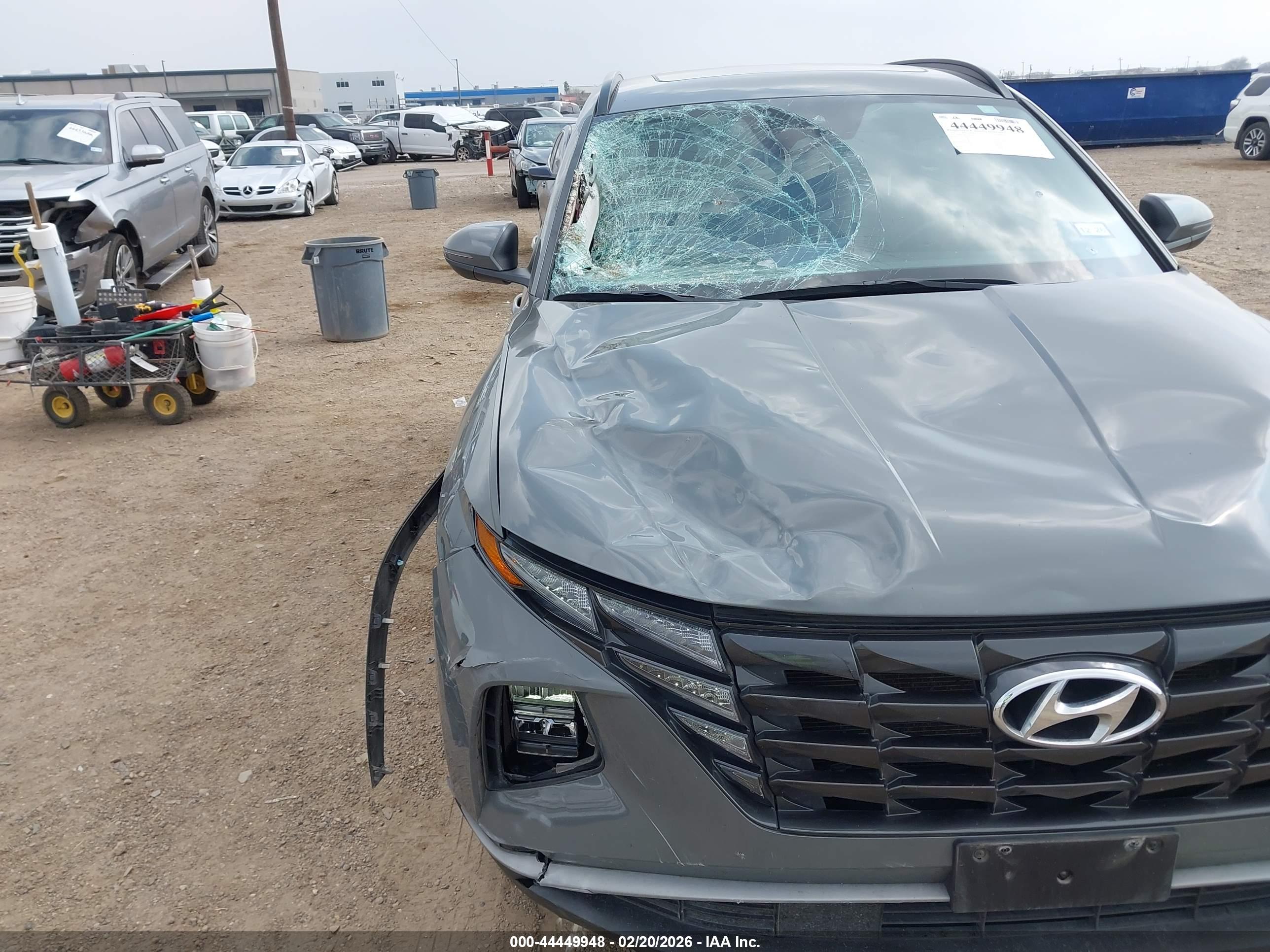 HYUNDAI TUCSON image 6