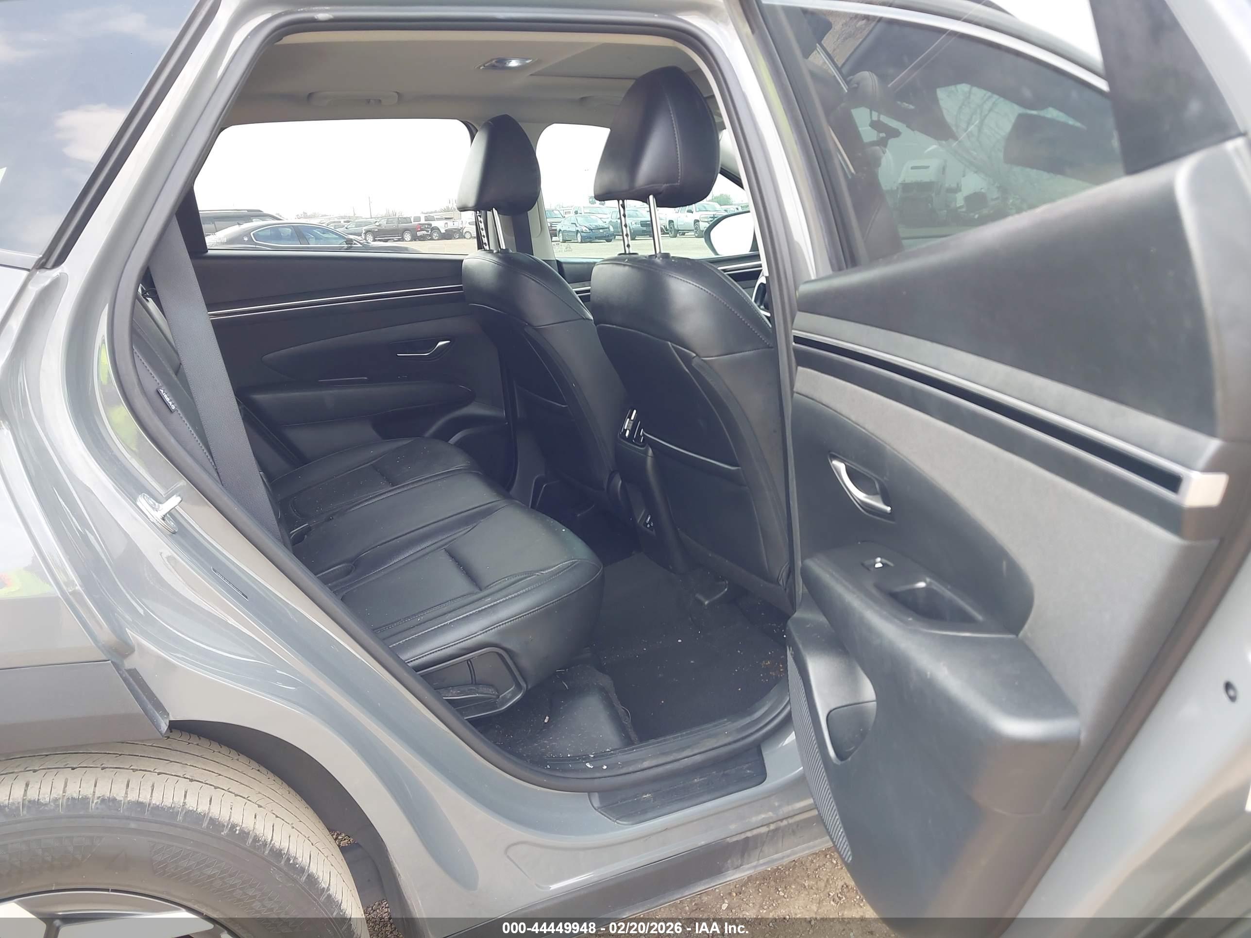 HYUNDAI TUCSON image 8