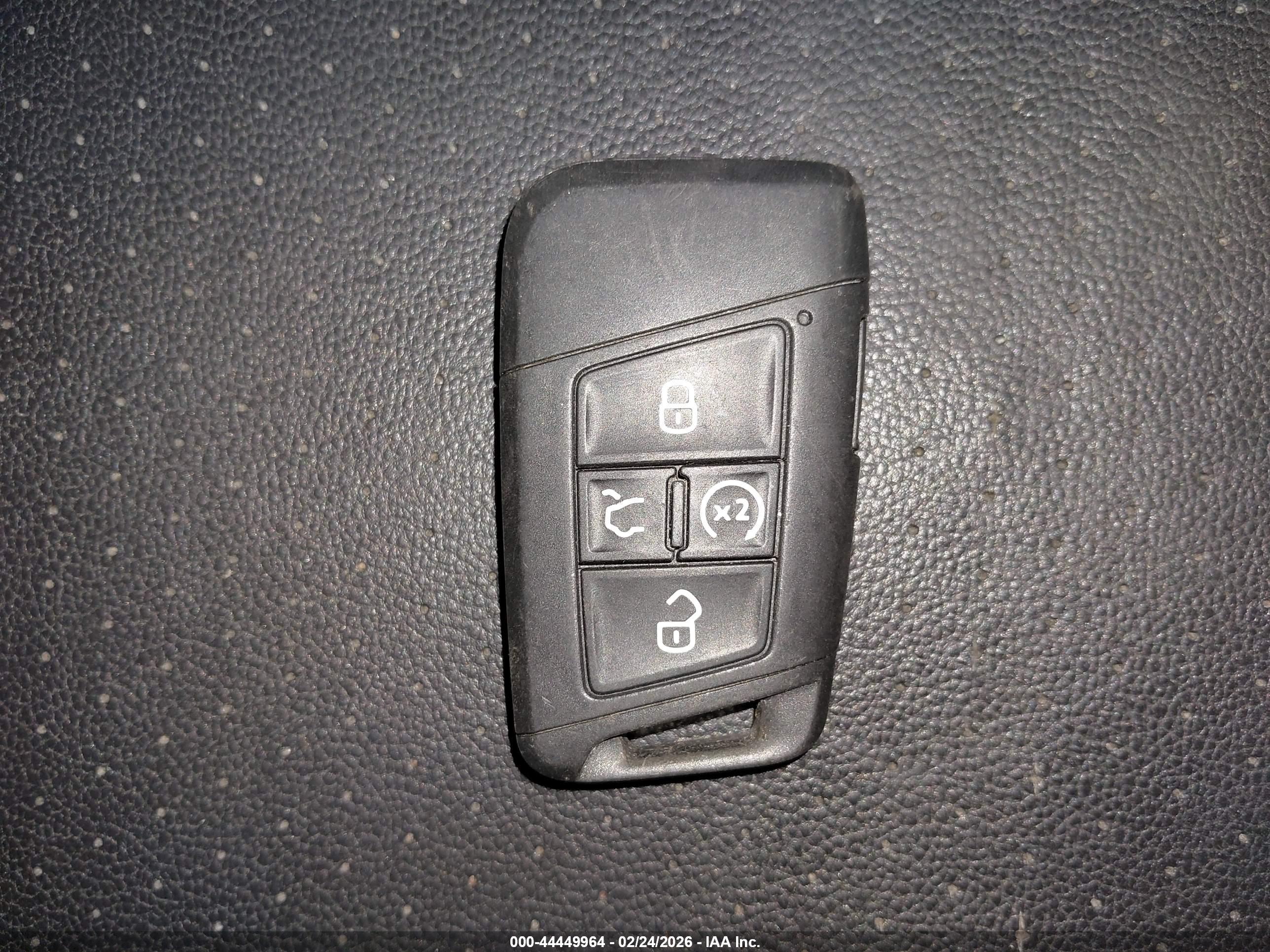 VOLKSWAGEN TIGUAN image 11
