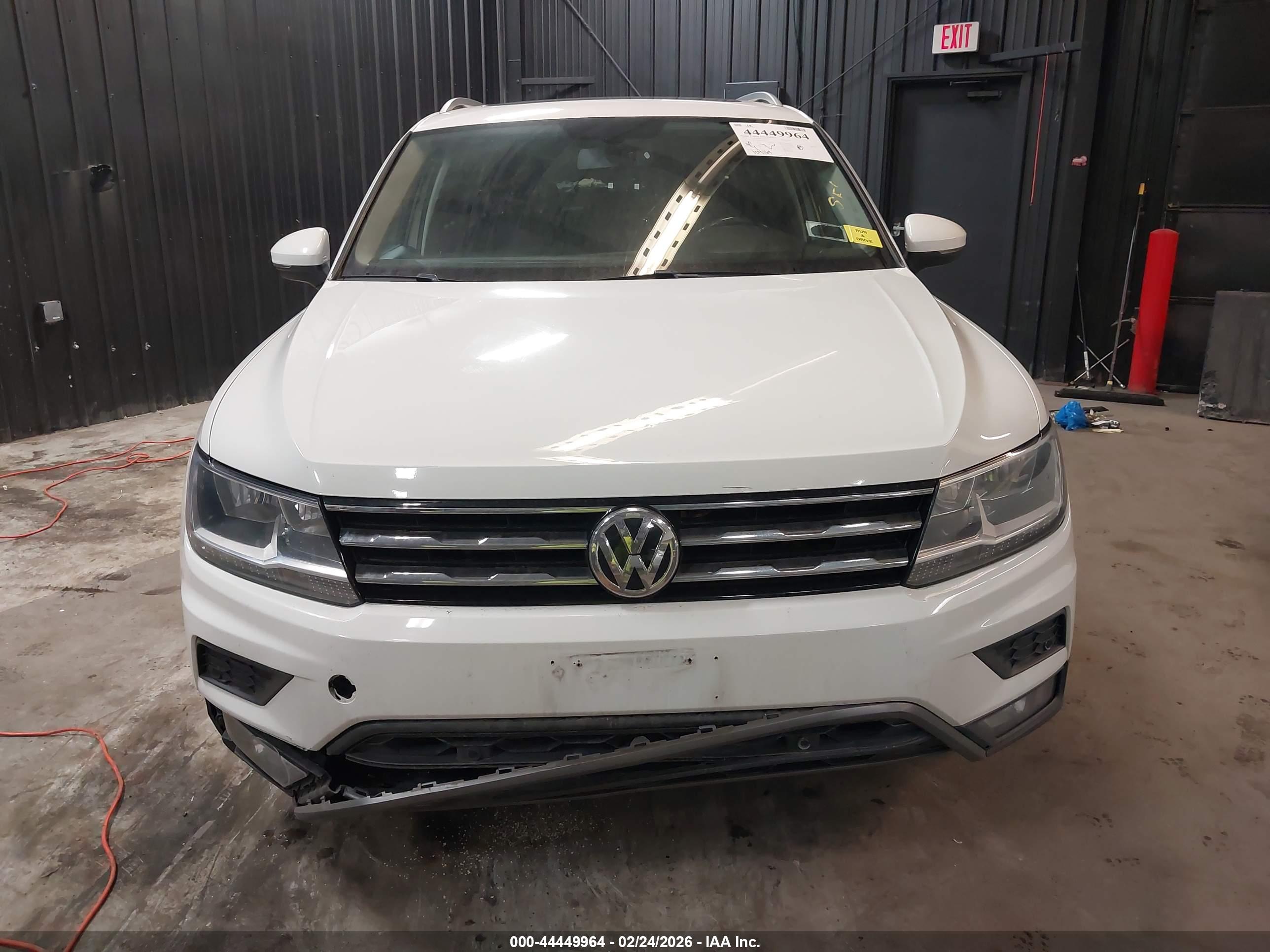VOLKSWAGEN TIGUAN image 6
