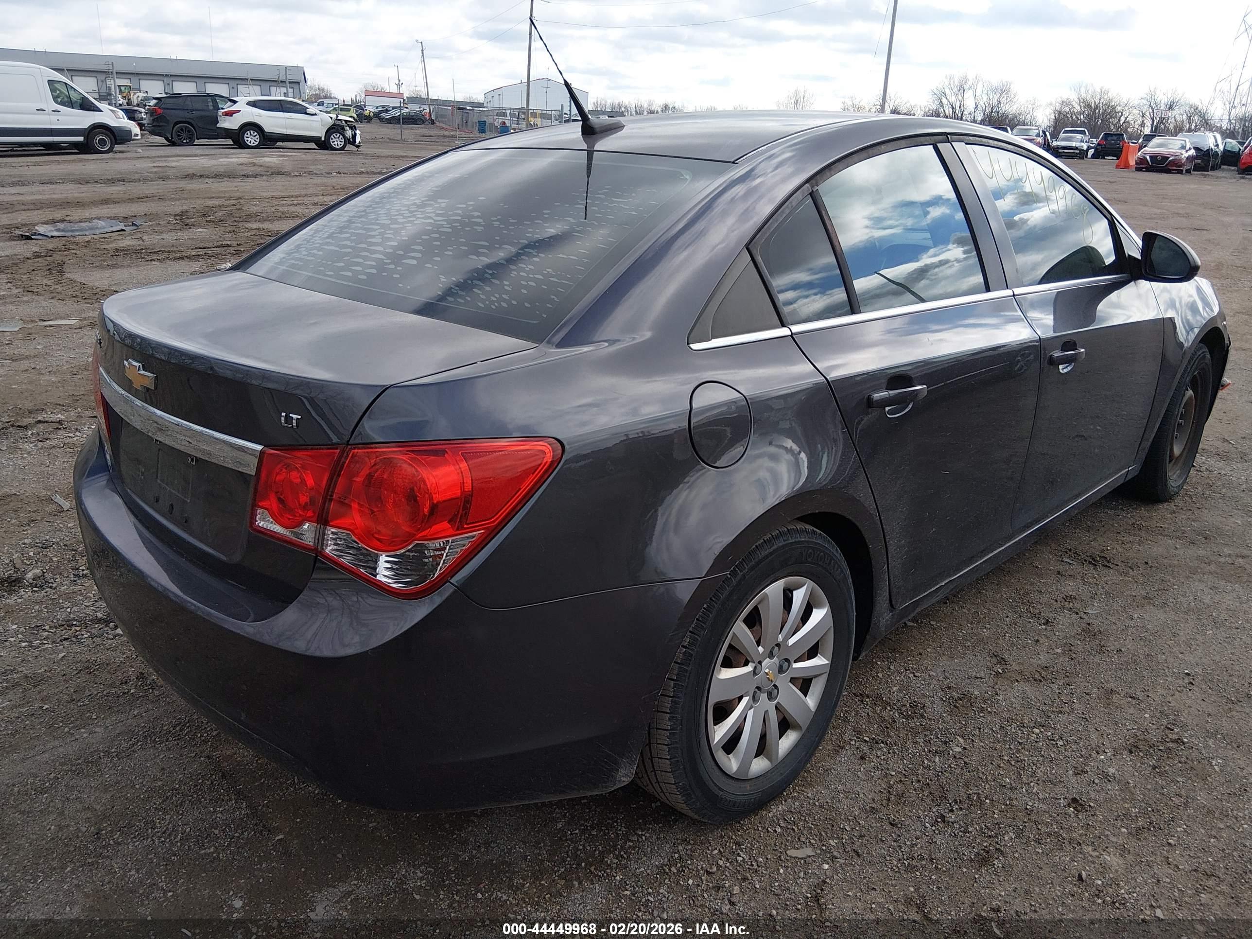 CHEVROLET CRUZE image 4