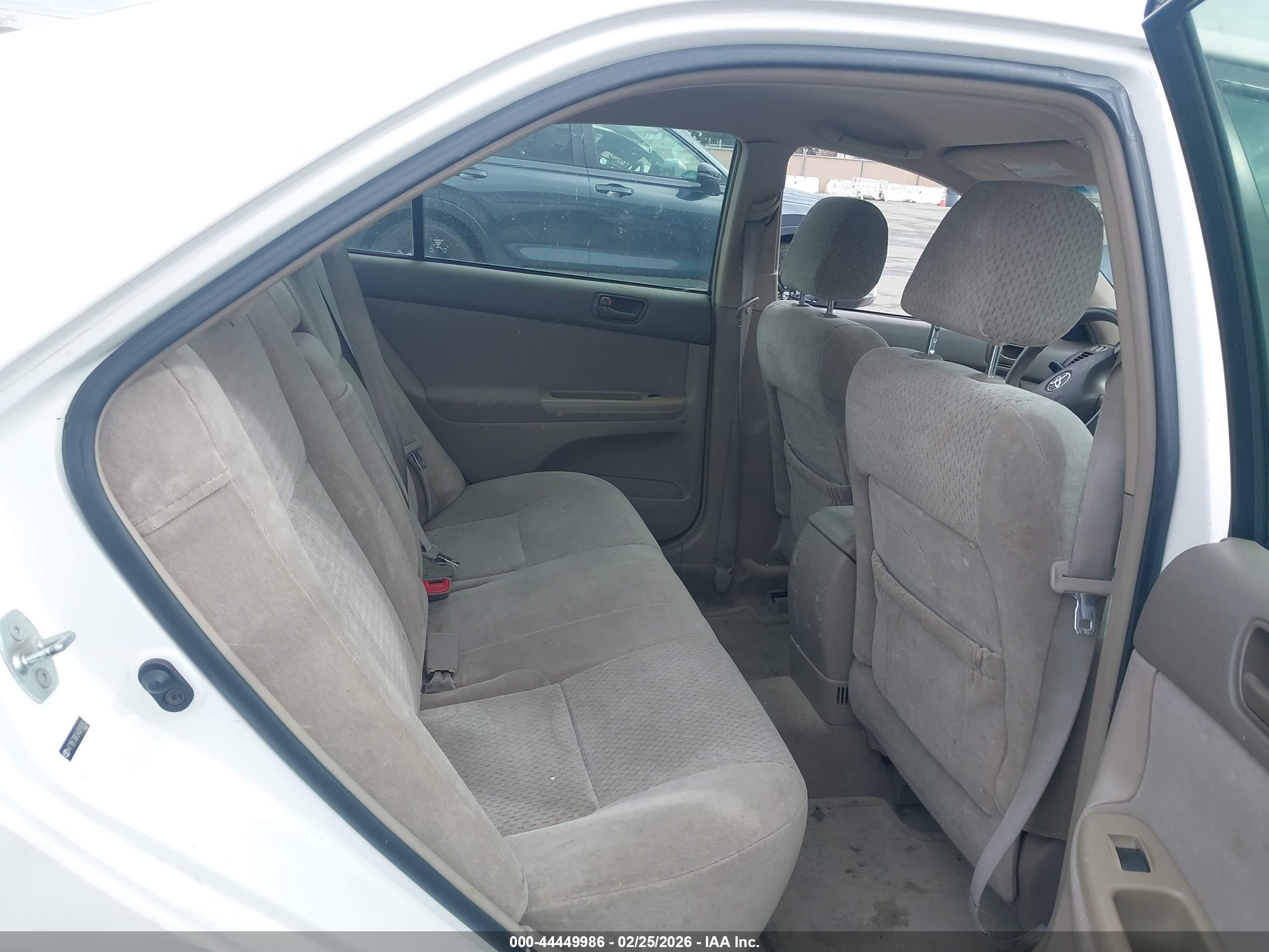TOYOTA CAMRY image 8