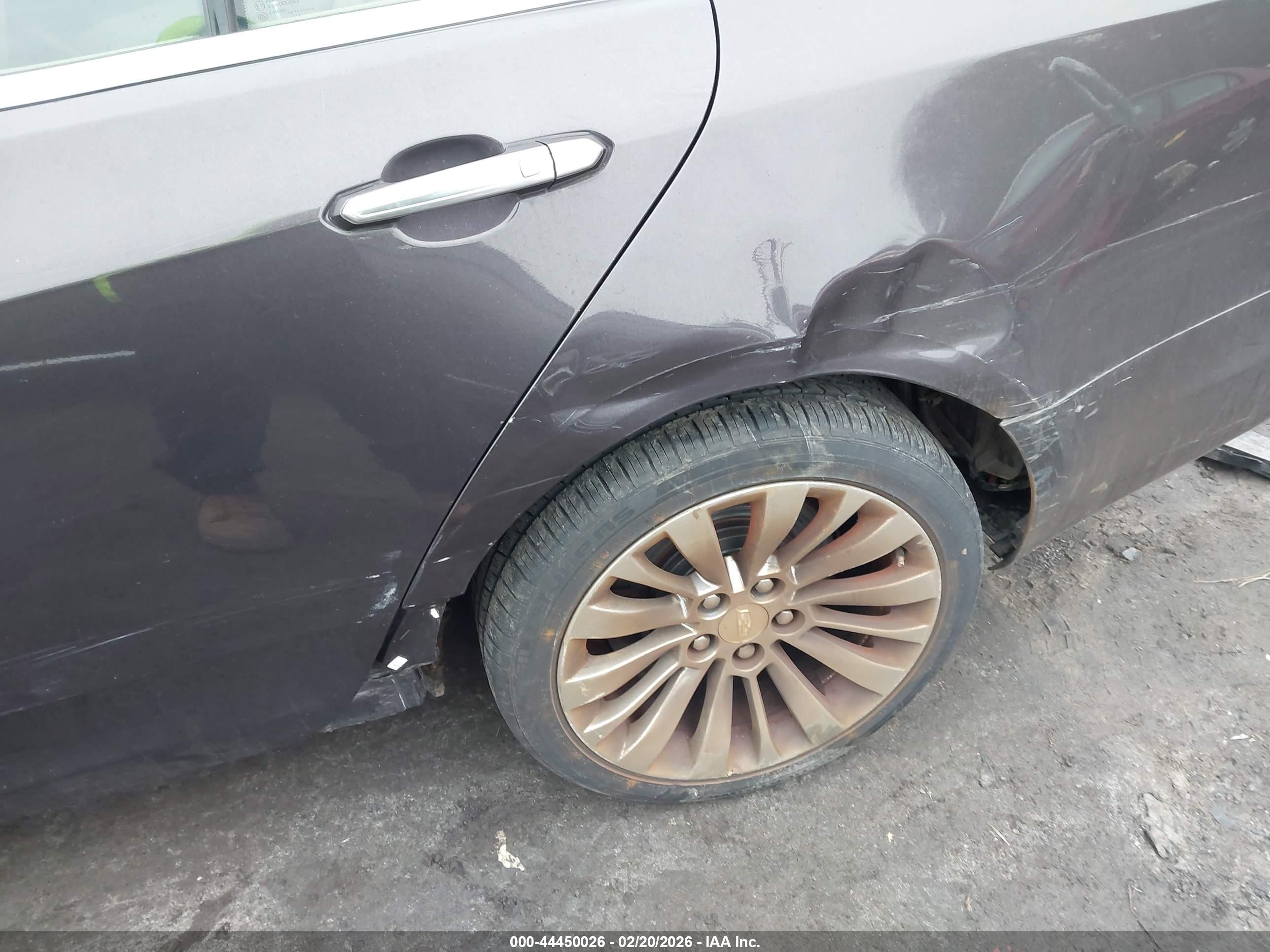 CADILLAC CTS image 6