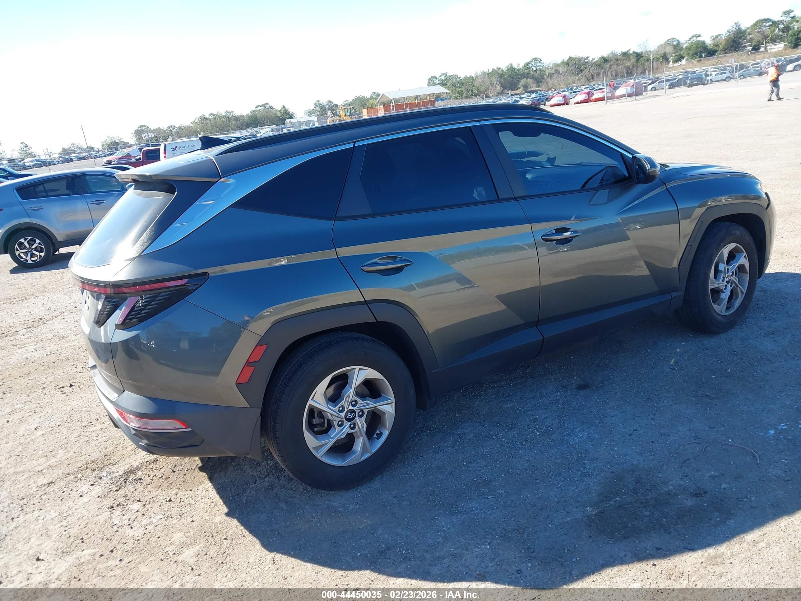 HYUNDAI TUCSON image 4