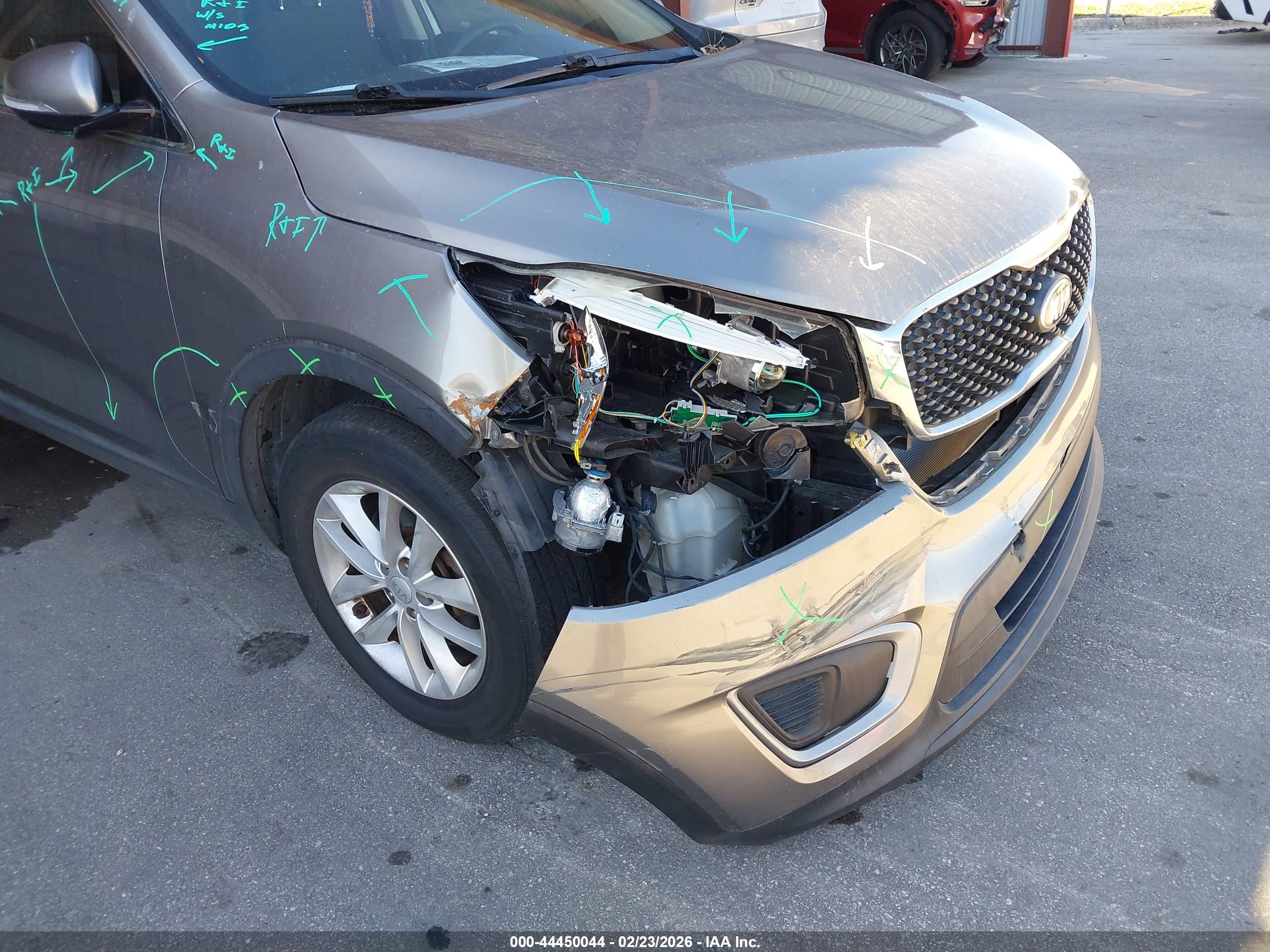 KIA SORENTO image 6