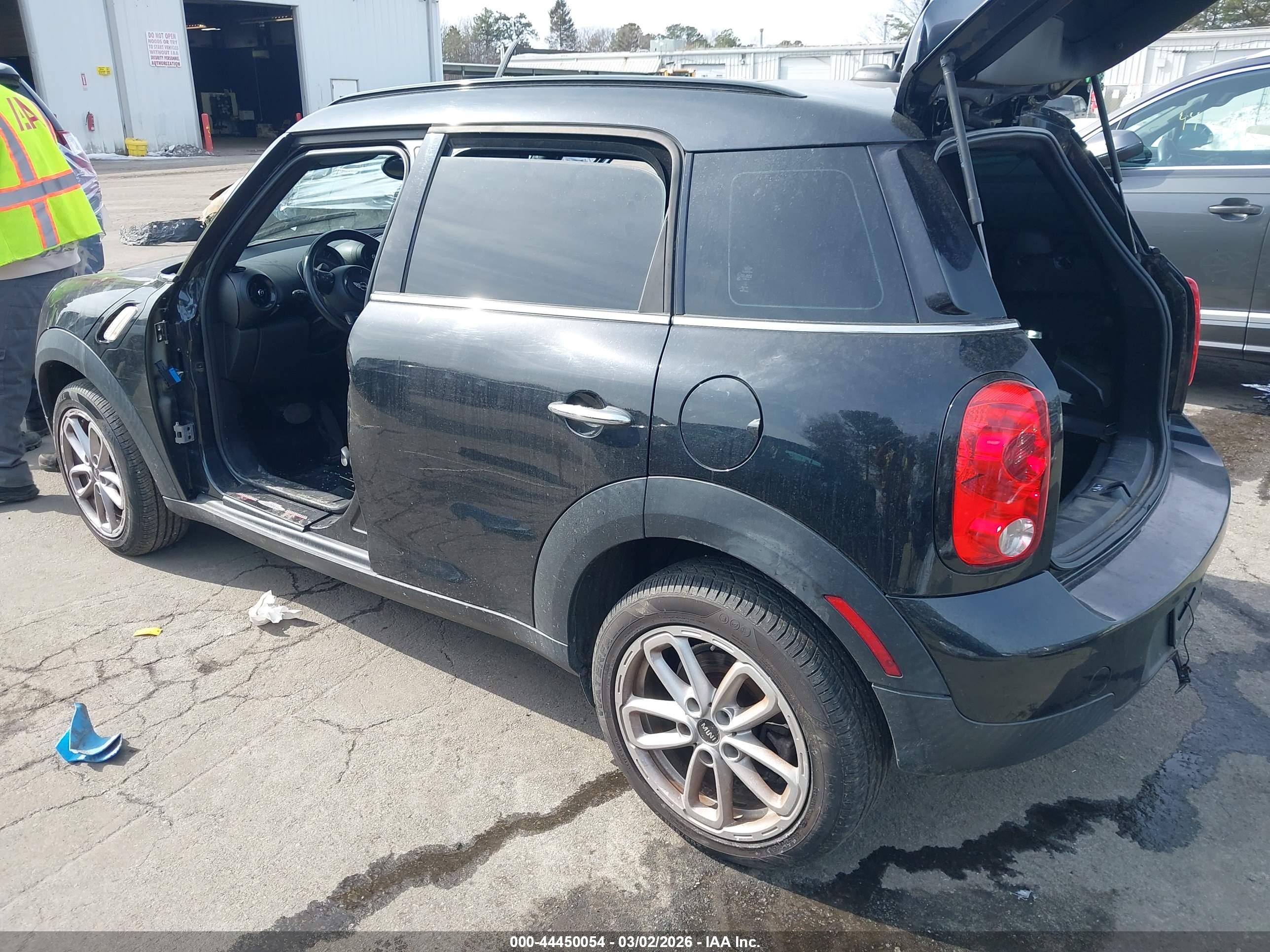 MINI COUNTRYMAN image 3