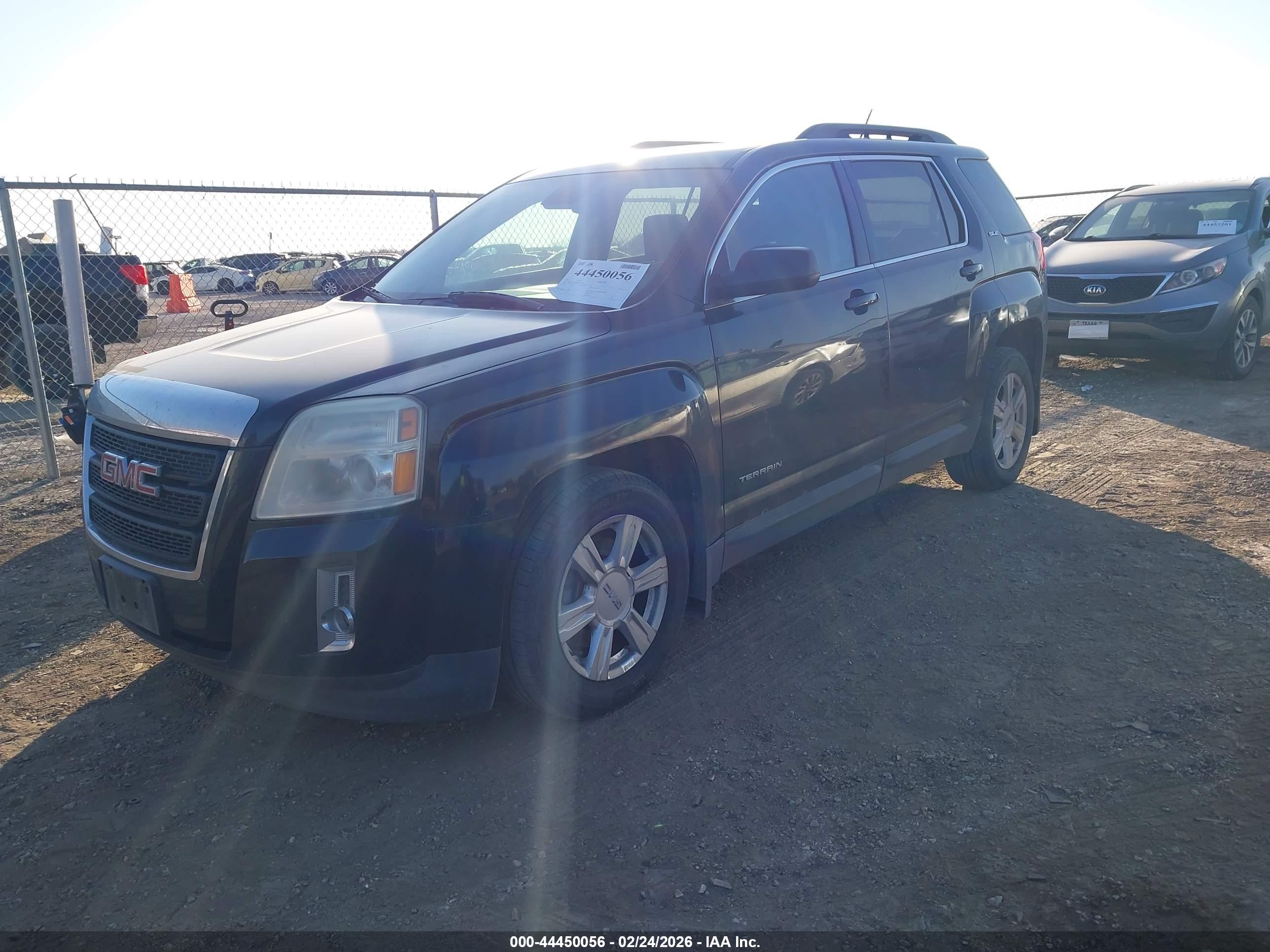GMC TERRAIN image 2
