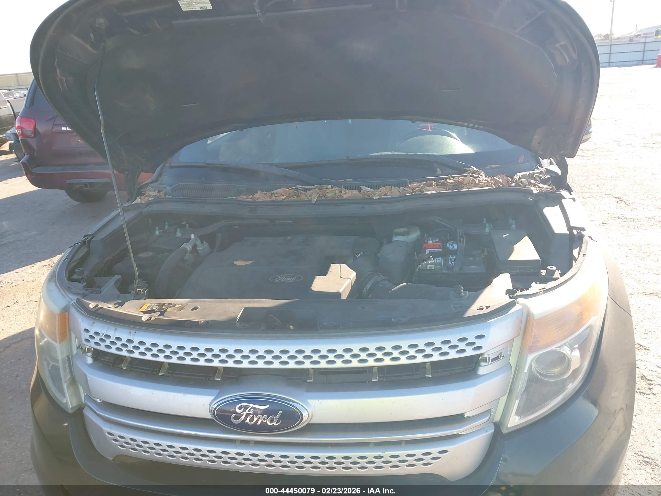 FORD EXPLORER image 10
