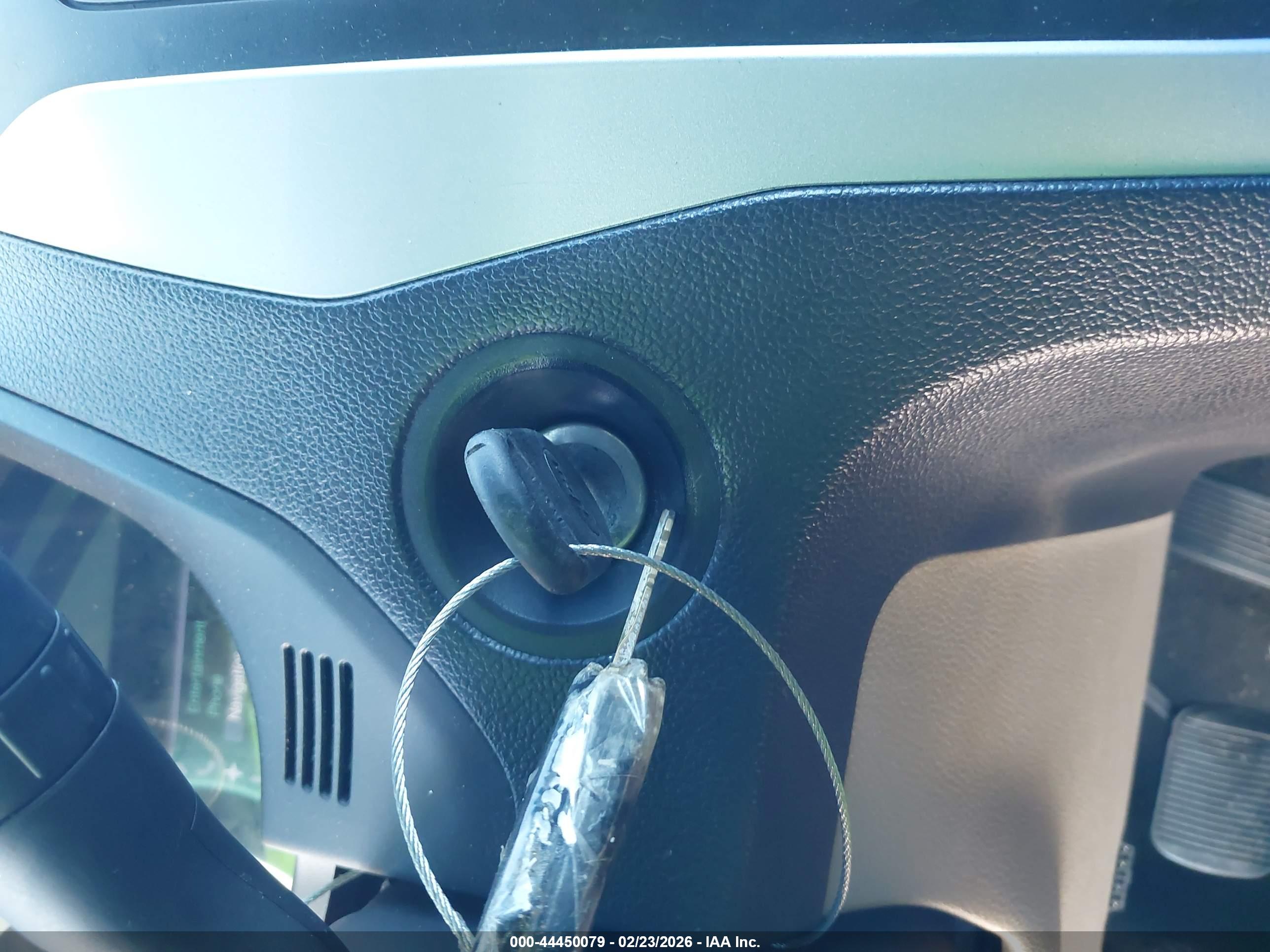 FORD EXPLORER image 11