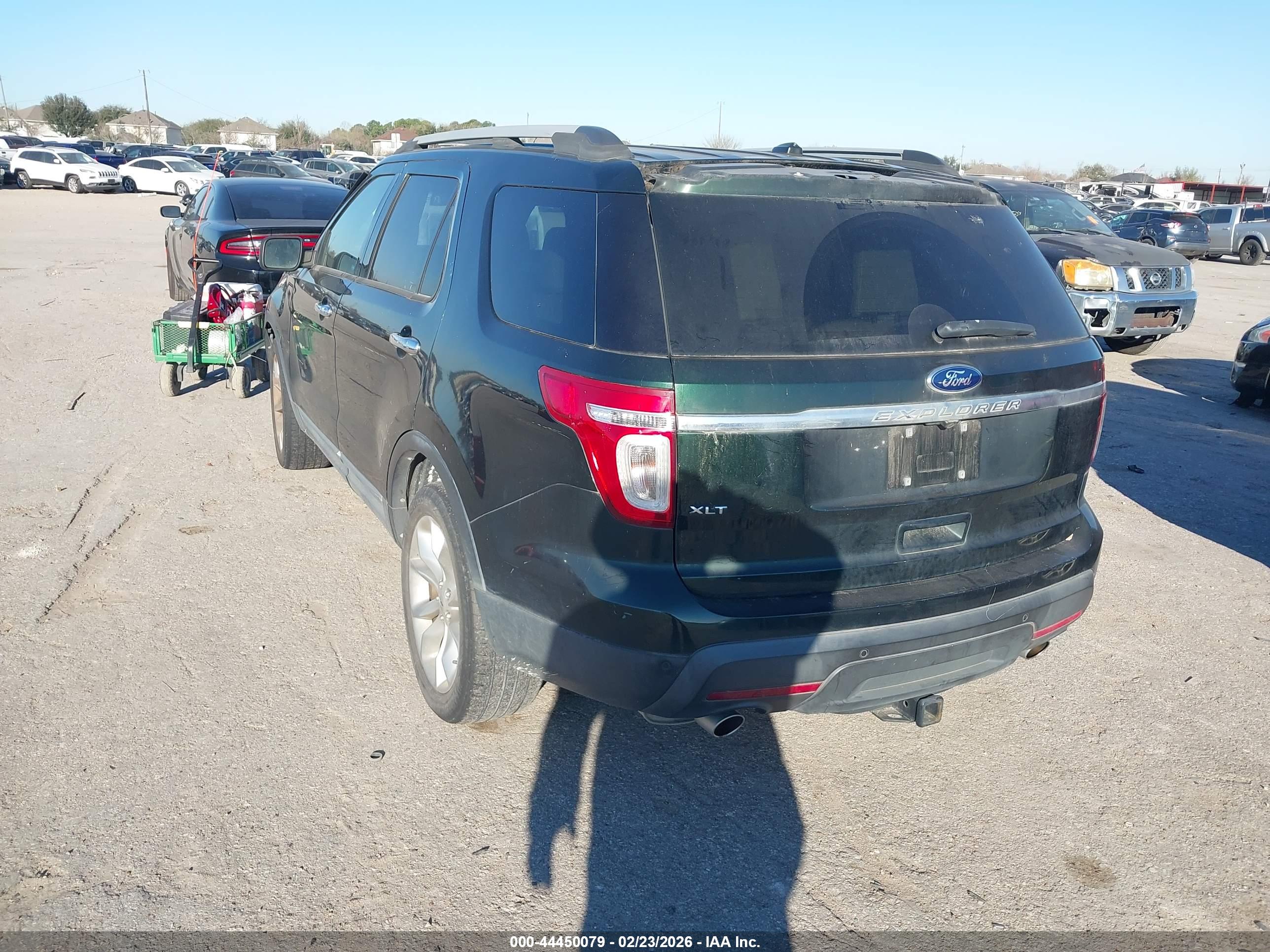 FORD EXPLORER image 3