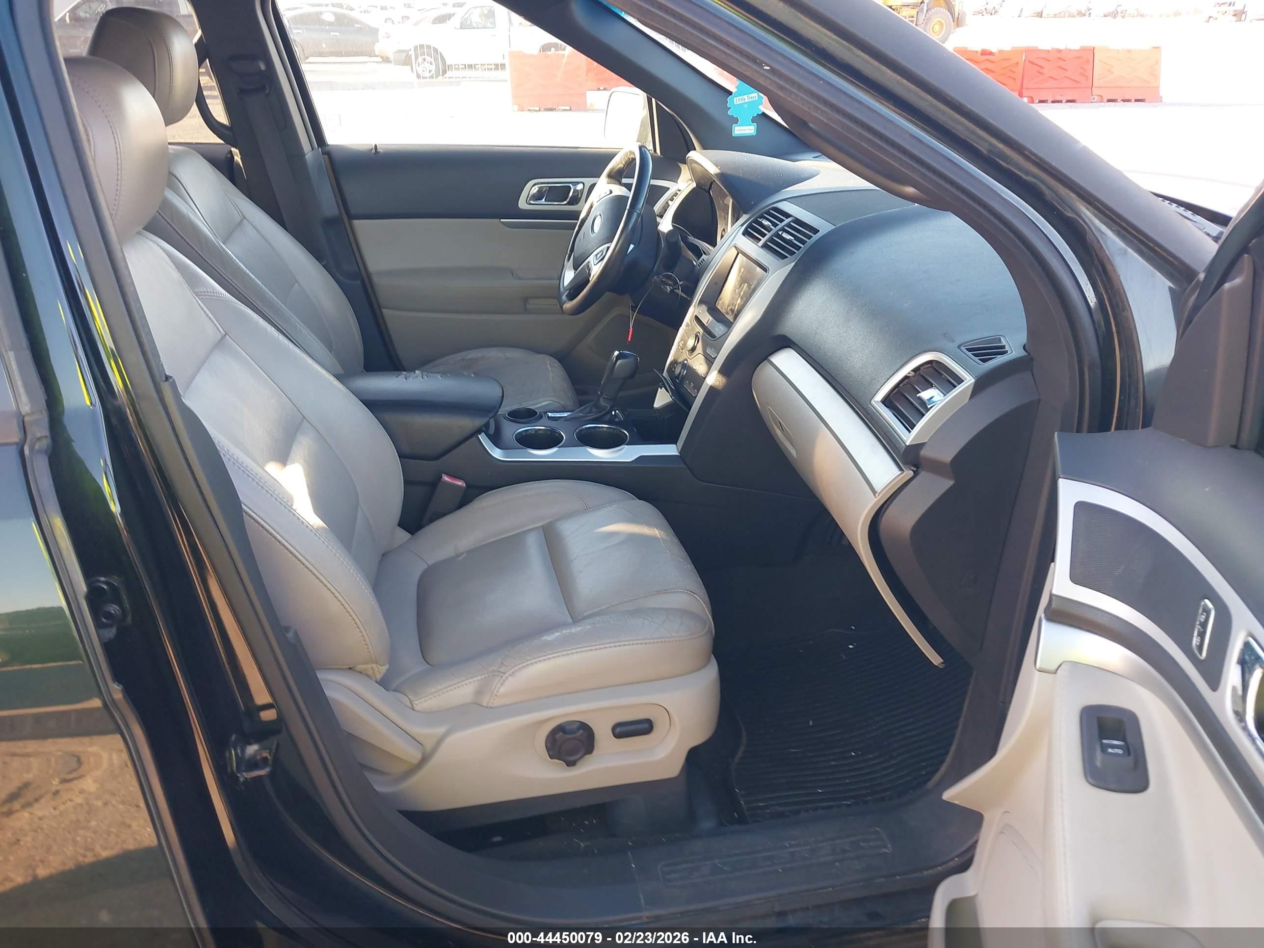 FORD EXPLORER image 5