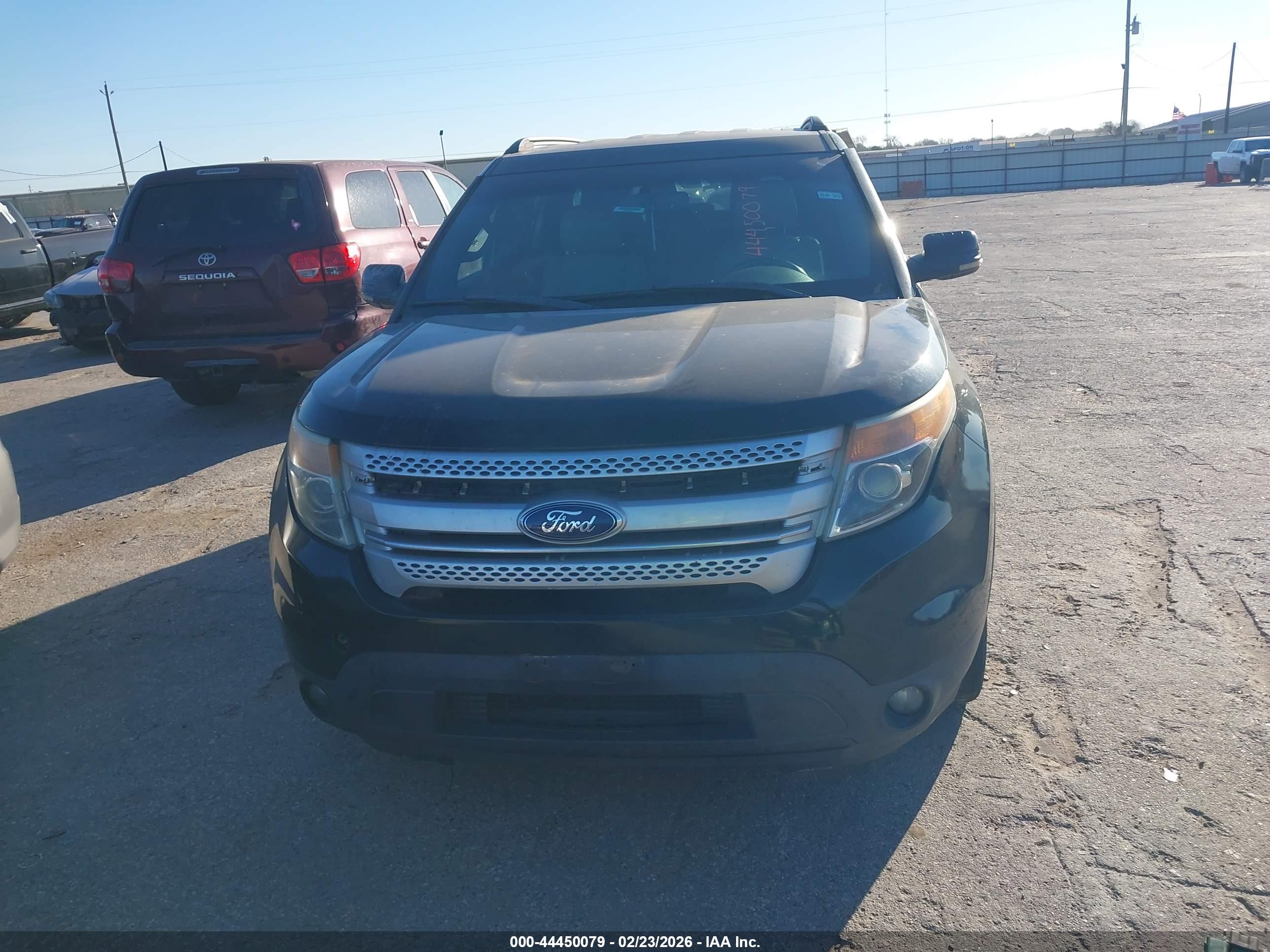 FORD EXPLORER image 6