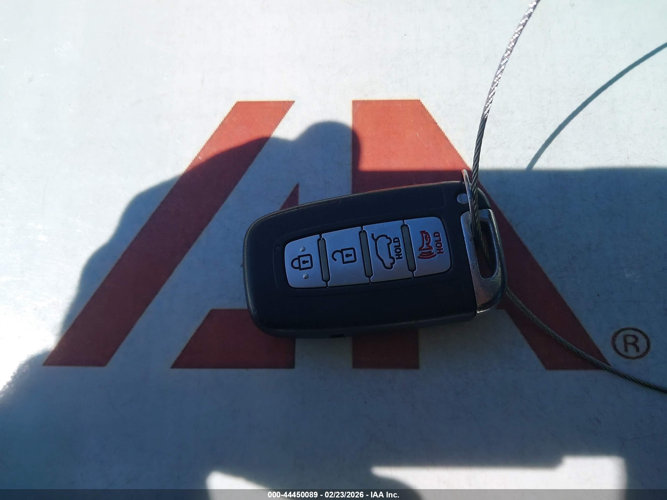 HYUNDAI VELOSTER image 11