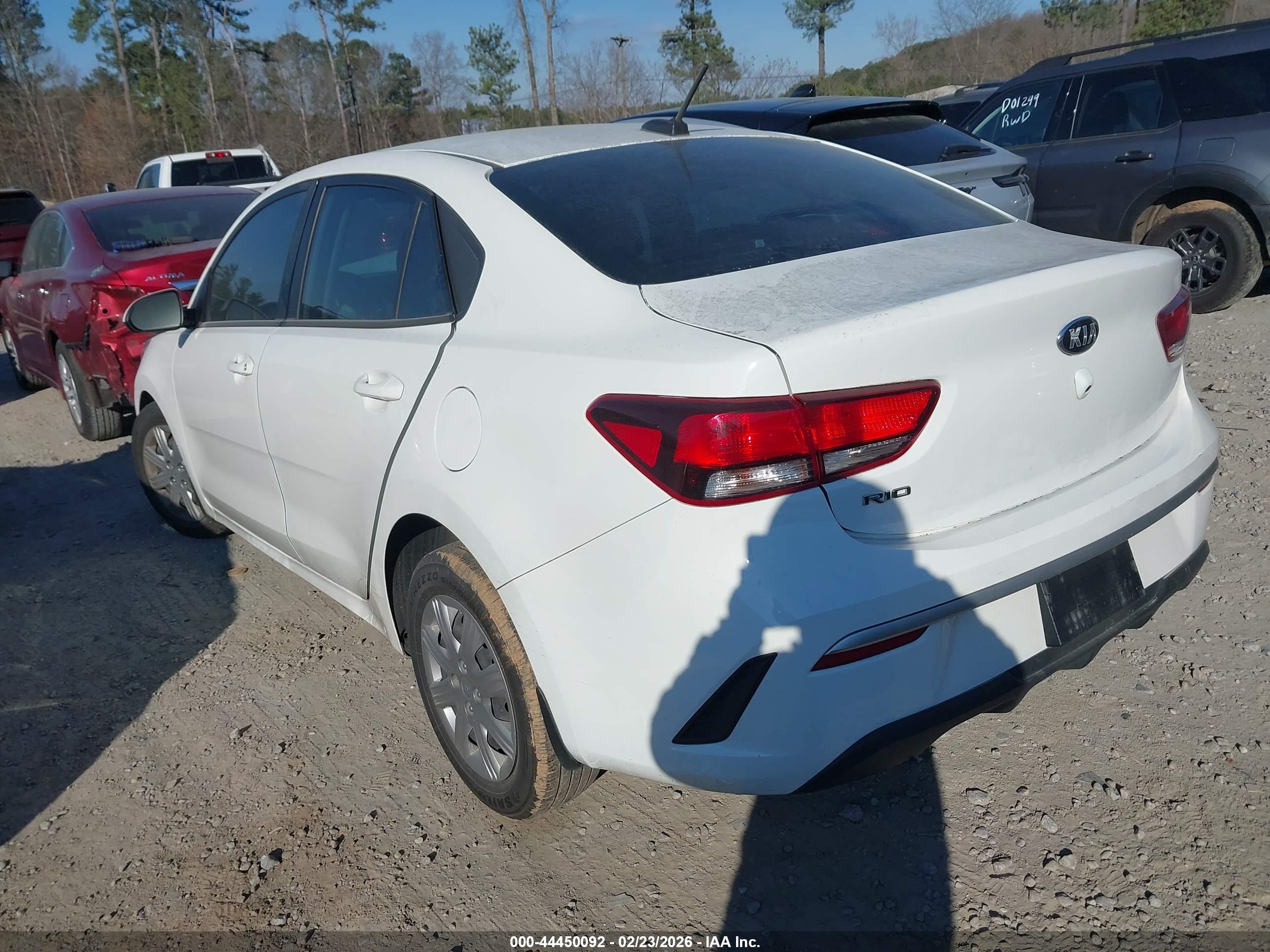 KIA RIO image 3