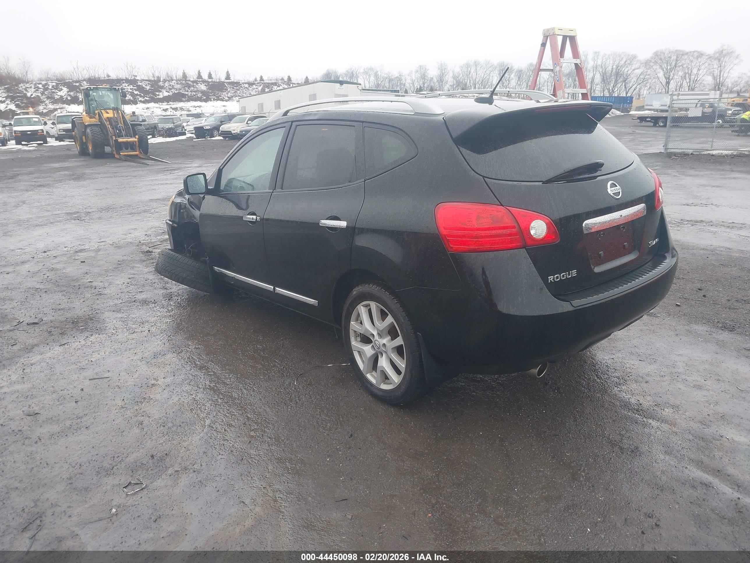 NISSAN ROGUE image 3