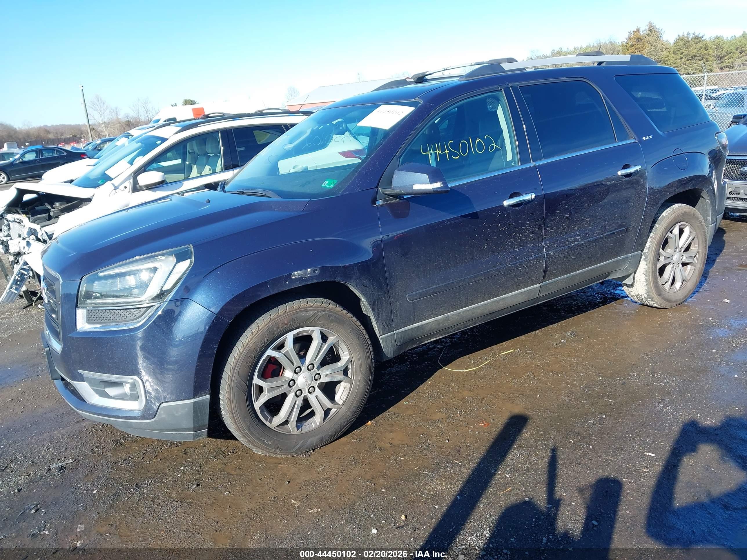 GMC ACADIA image 2
