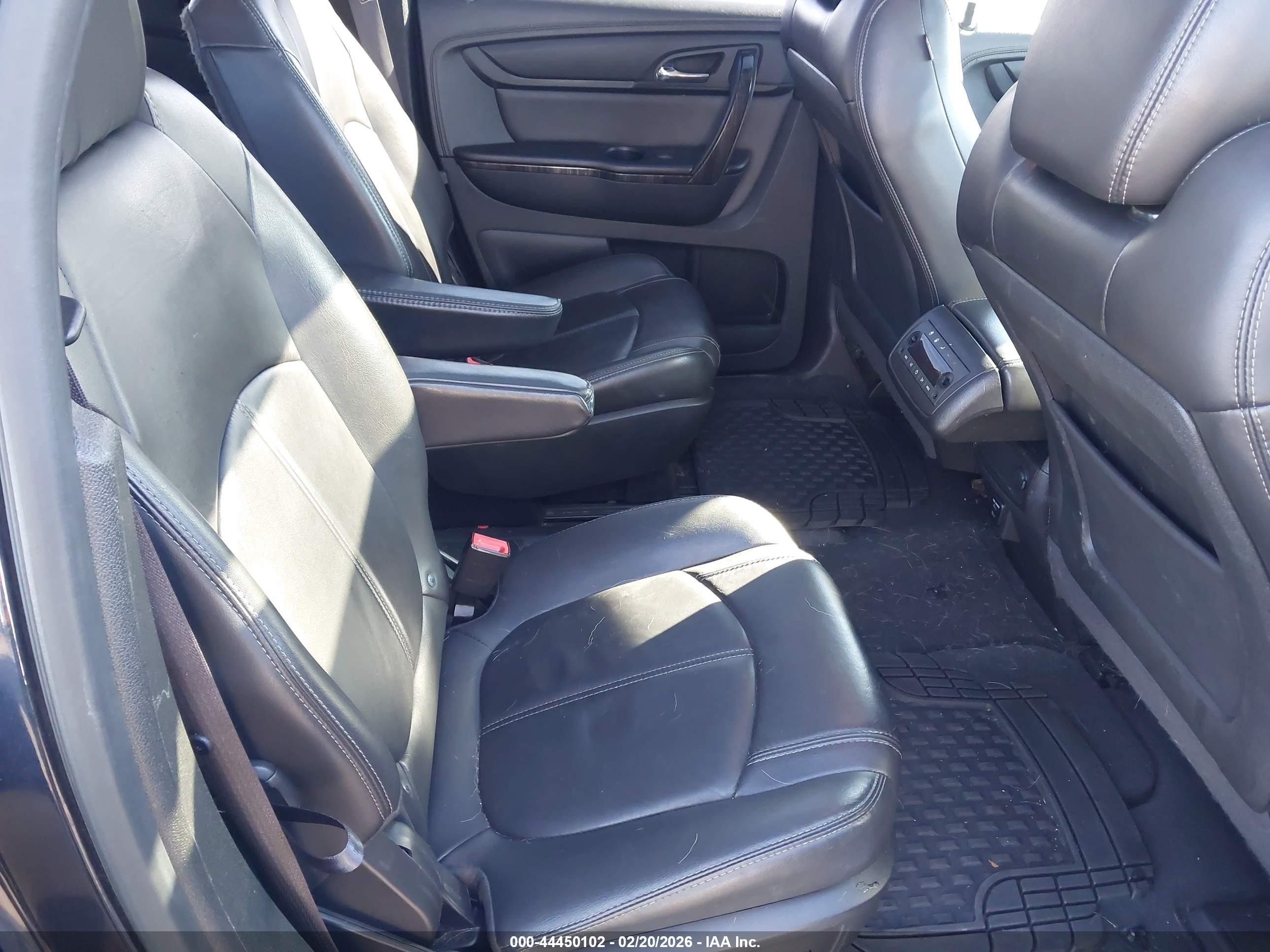 GMC ACADIA image 8