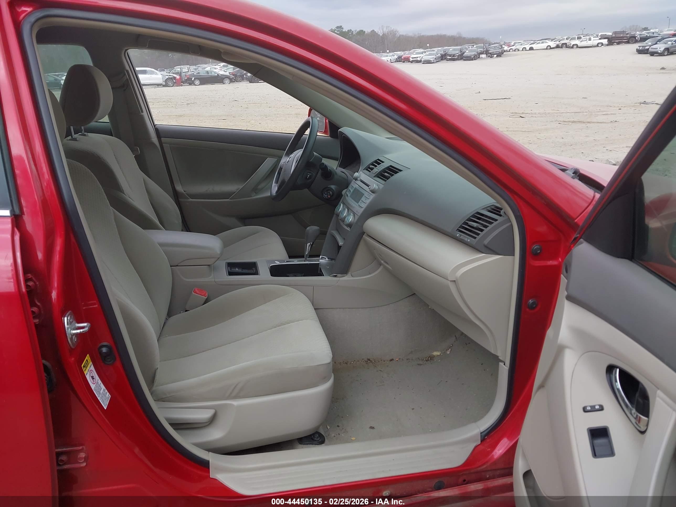 TOYOTA CAMRY image 5